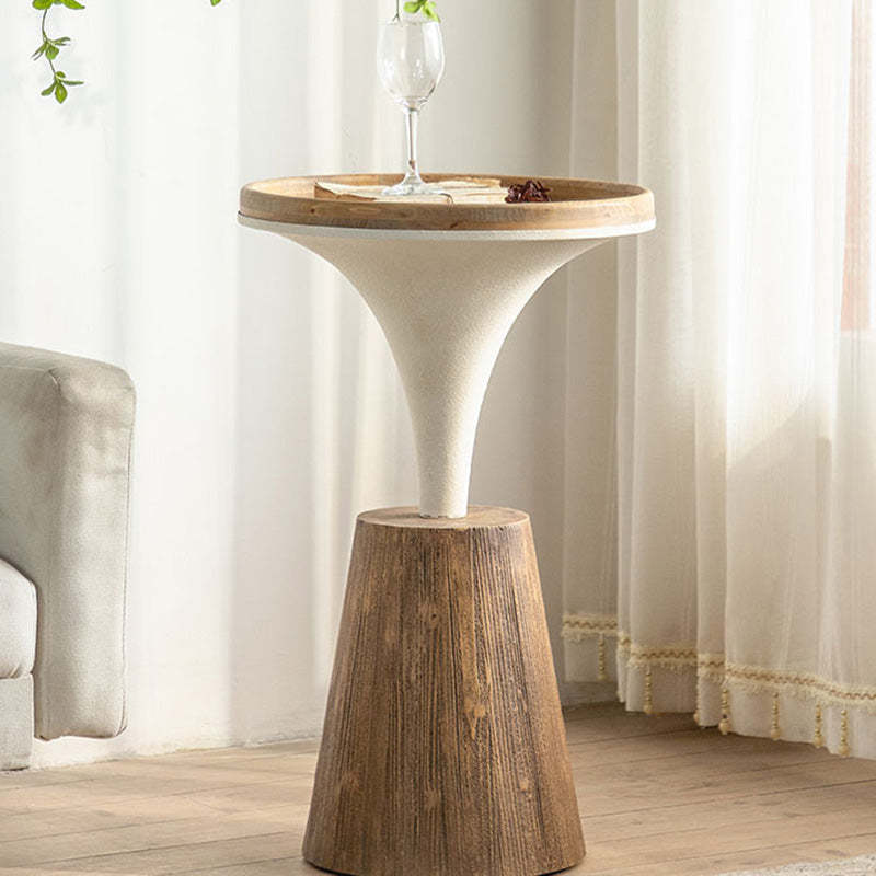 Traditional round wood coffee tables — 28.7" H x 17.7" Dia