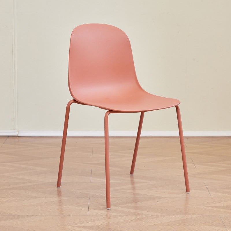 Minimalist Plastic Curved Dining Chair