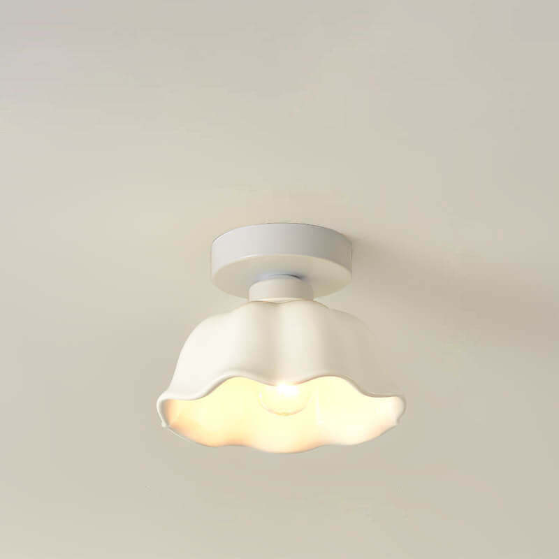 Scandinavian Iron Flower Diamond Light