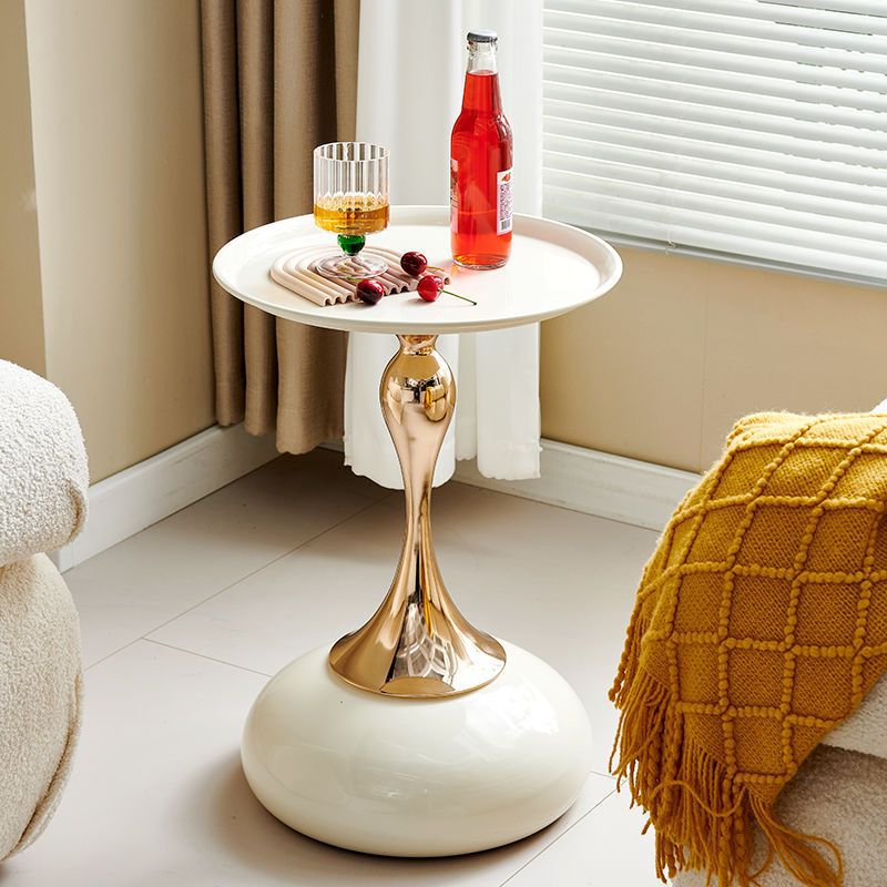 Scandinavian Carbon Steel Gold Round Coffee Table — A - White
