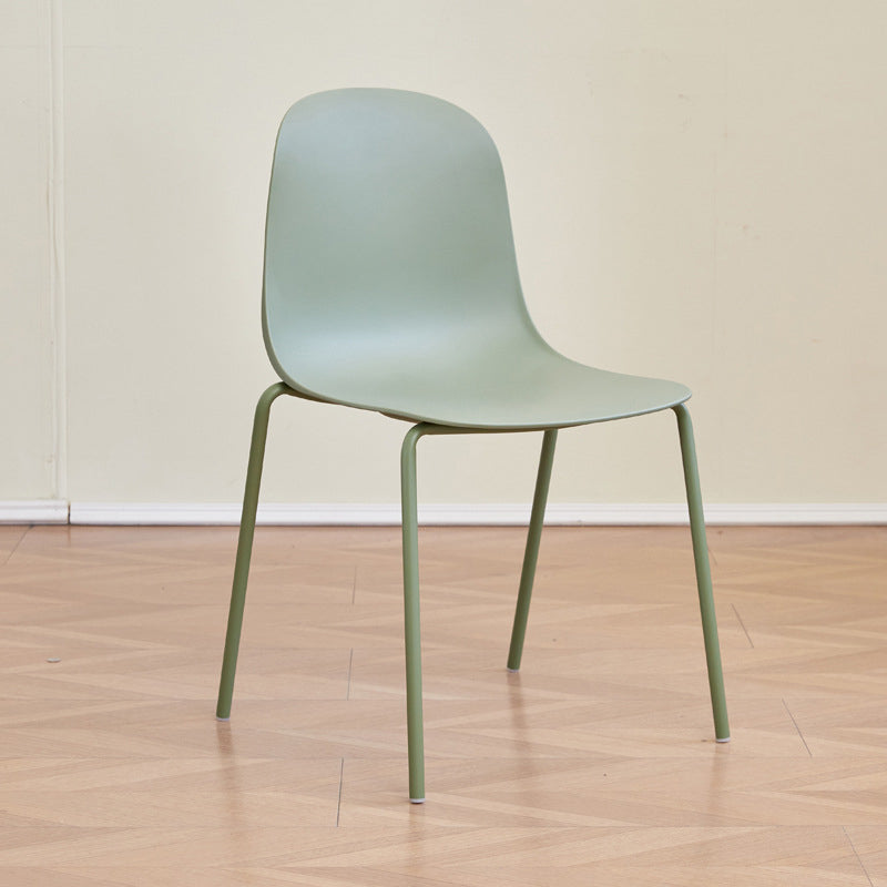 Minimalist Plastic Curved Dining Chair