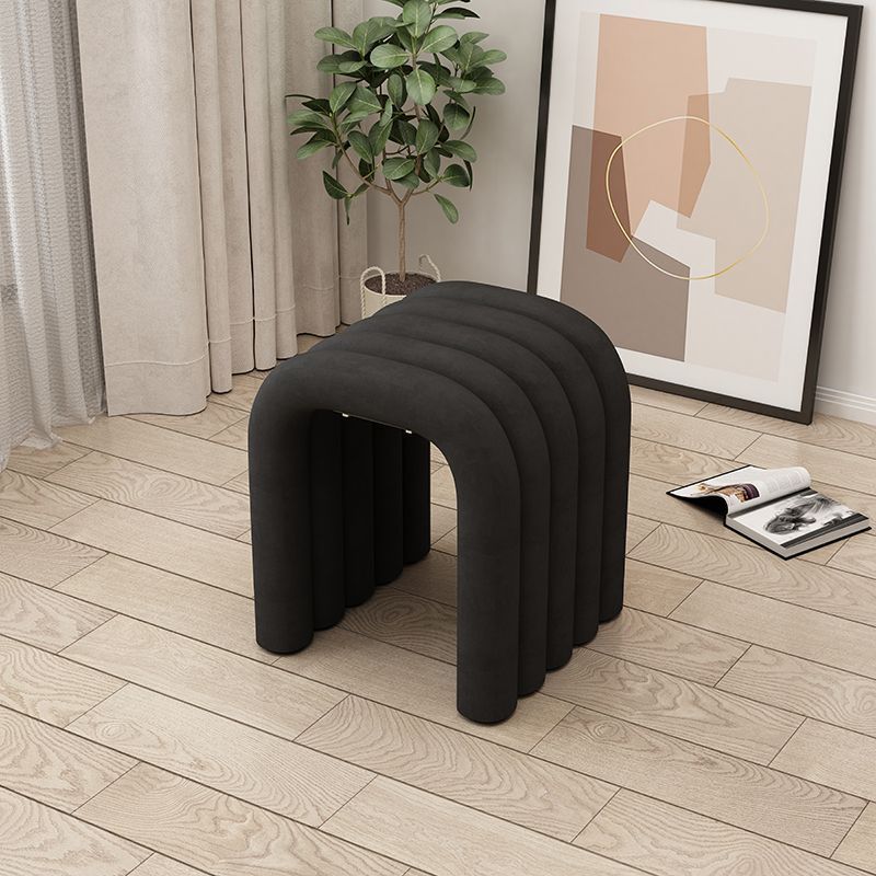 Minimalist U-Shape Lambswool Steel Chair — Pink