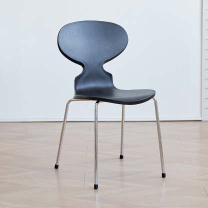 Minimalist Metal Four-Leg Chair