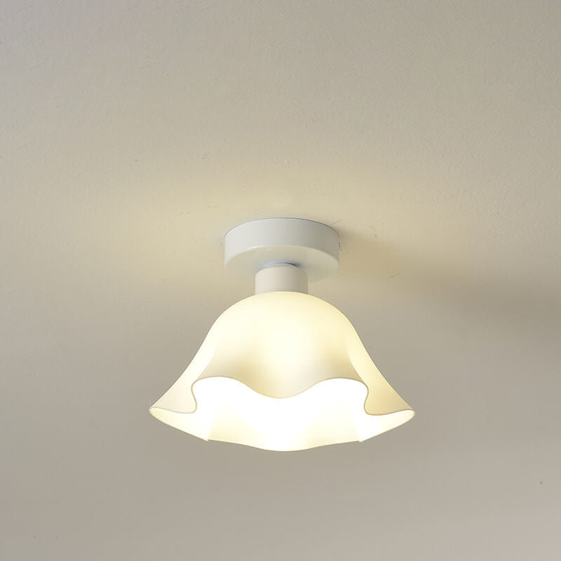 Scandinavian Iron Flower Diamond Light