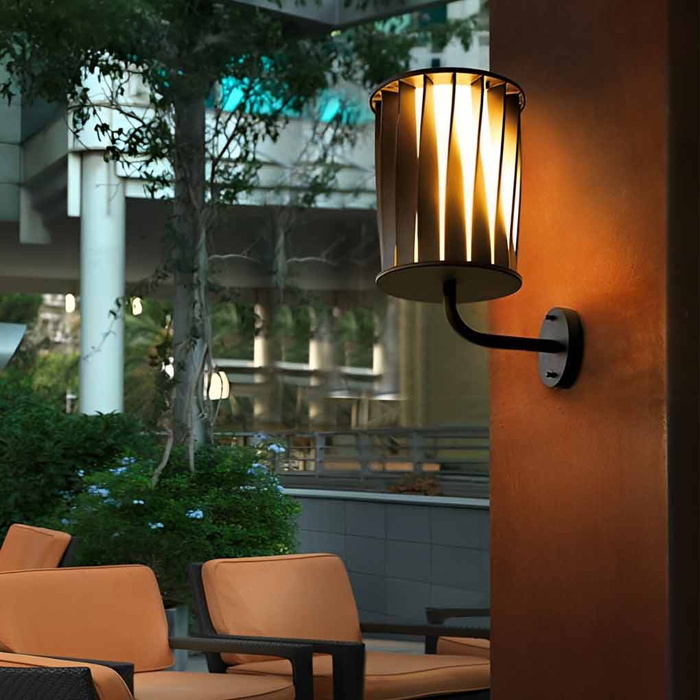 Twisted LED Modern Plug-In Outdoor Wall Lamp