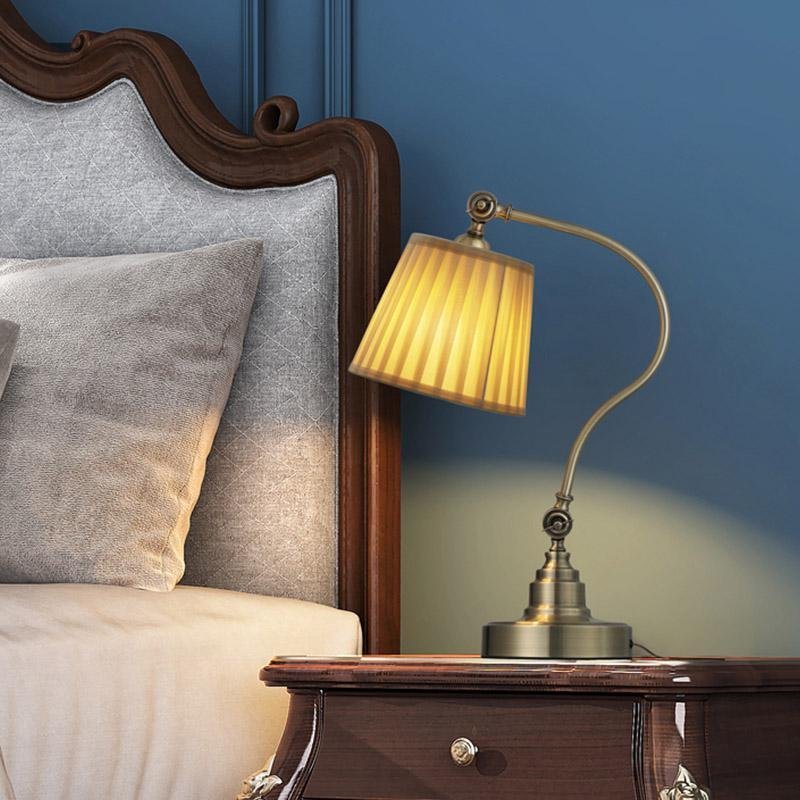 Industrial Empire-Style Metal Desk Lamp with Curved Arm and Adjustable Lighting-Lighom