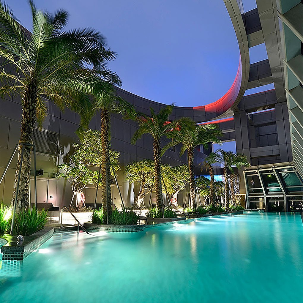 Adjustable LED Underwater Pool Light Durable Landscape Lighting for Outdoor Pools-Lighom