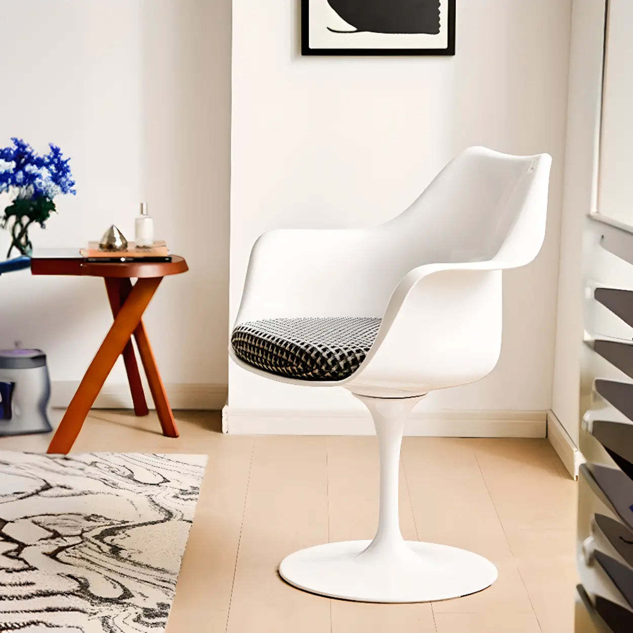 Polyurethane Tulip Dining Chair — Black (Velvet) / Armless