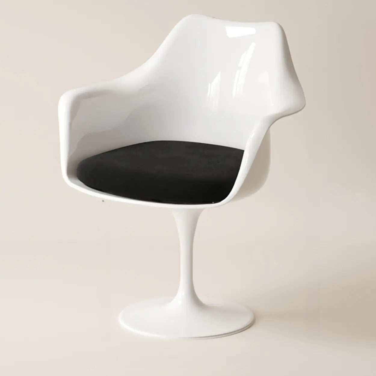 Polyurethane Tulip Dining Chair — Black (Velvet) / With Arms