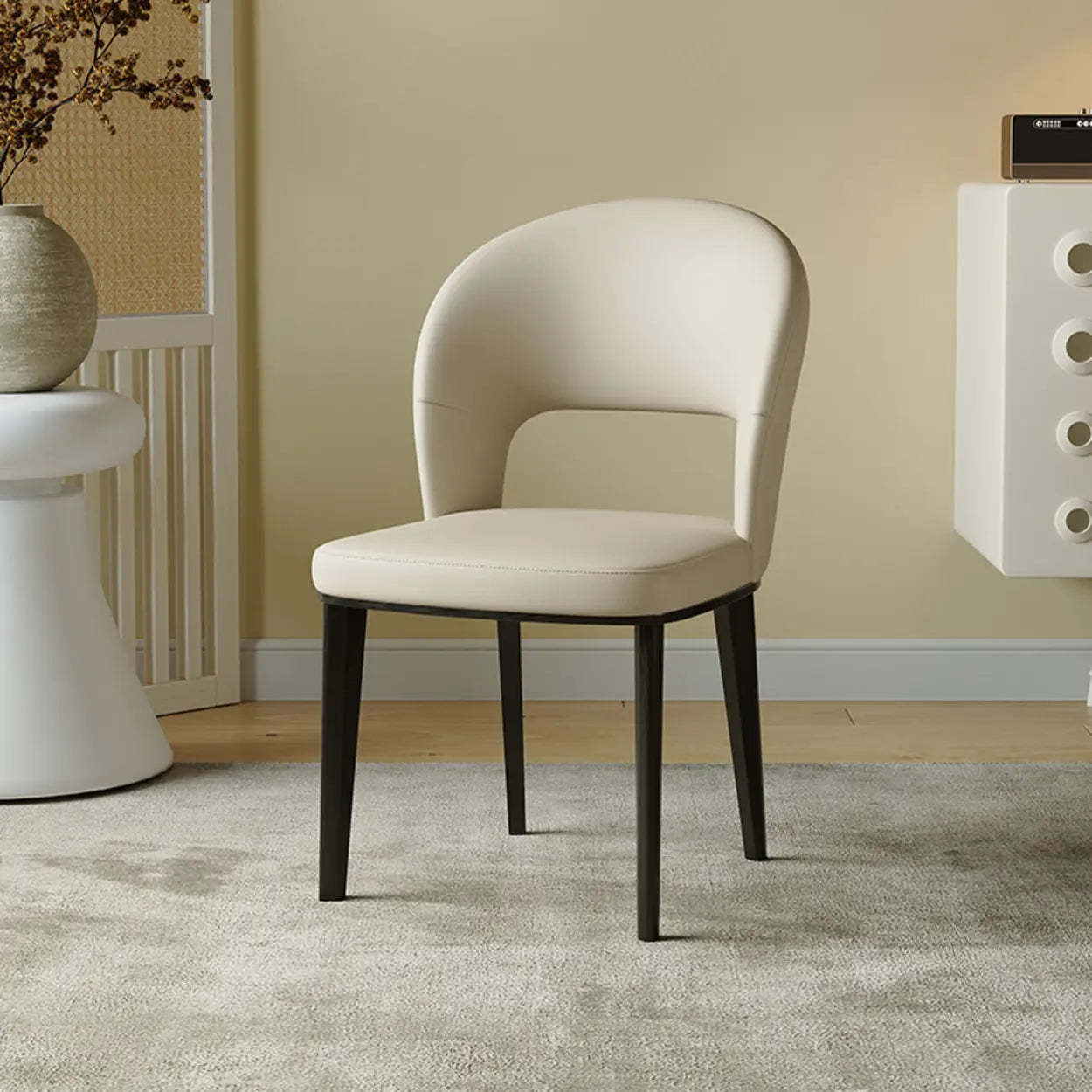 Leather open curved dining chairs & benches in leather — Beige
