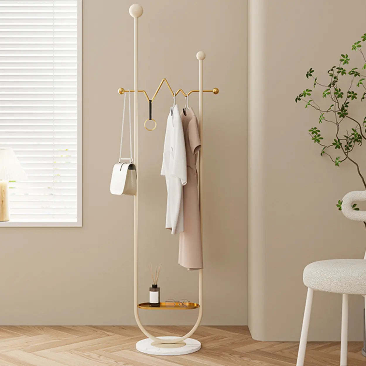 Black-Red Metal Loop Shelf Coat Stand — White-Gold