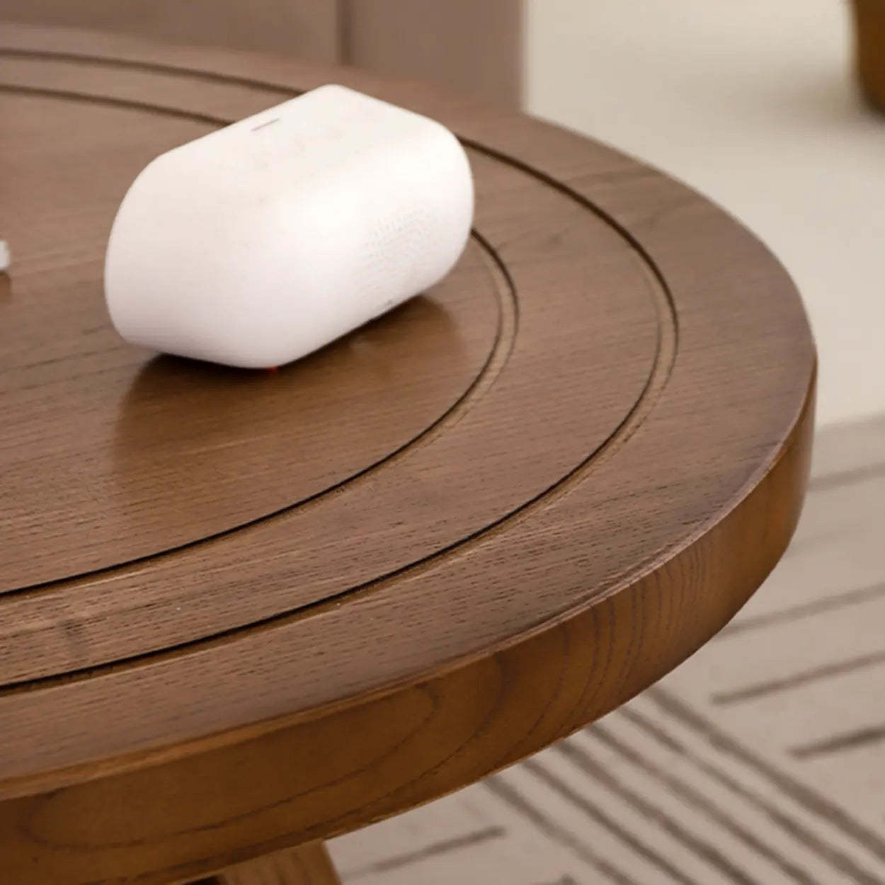 Brown Scratch Resistant Round Pine Wood Coffee Table
