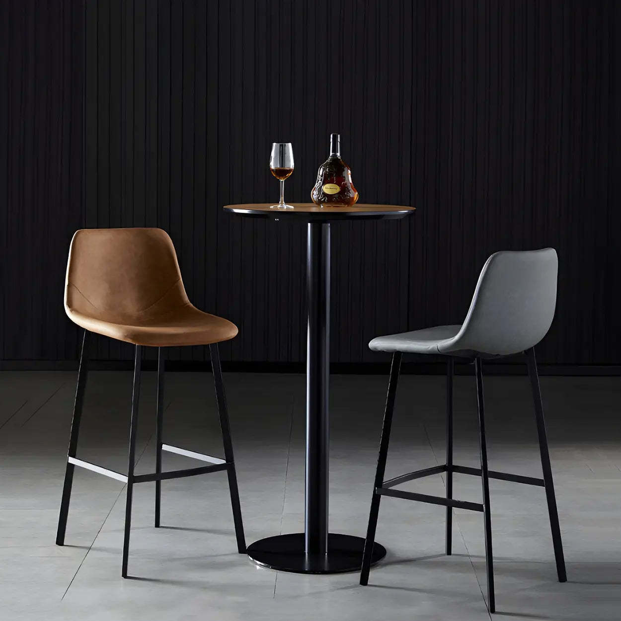 Leather Bucket Iron Bar Stool — 1 Piece / Black
