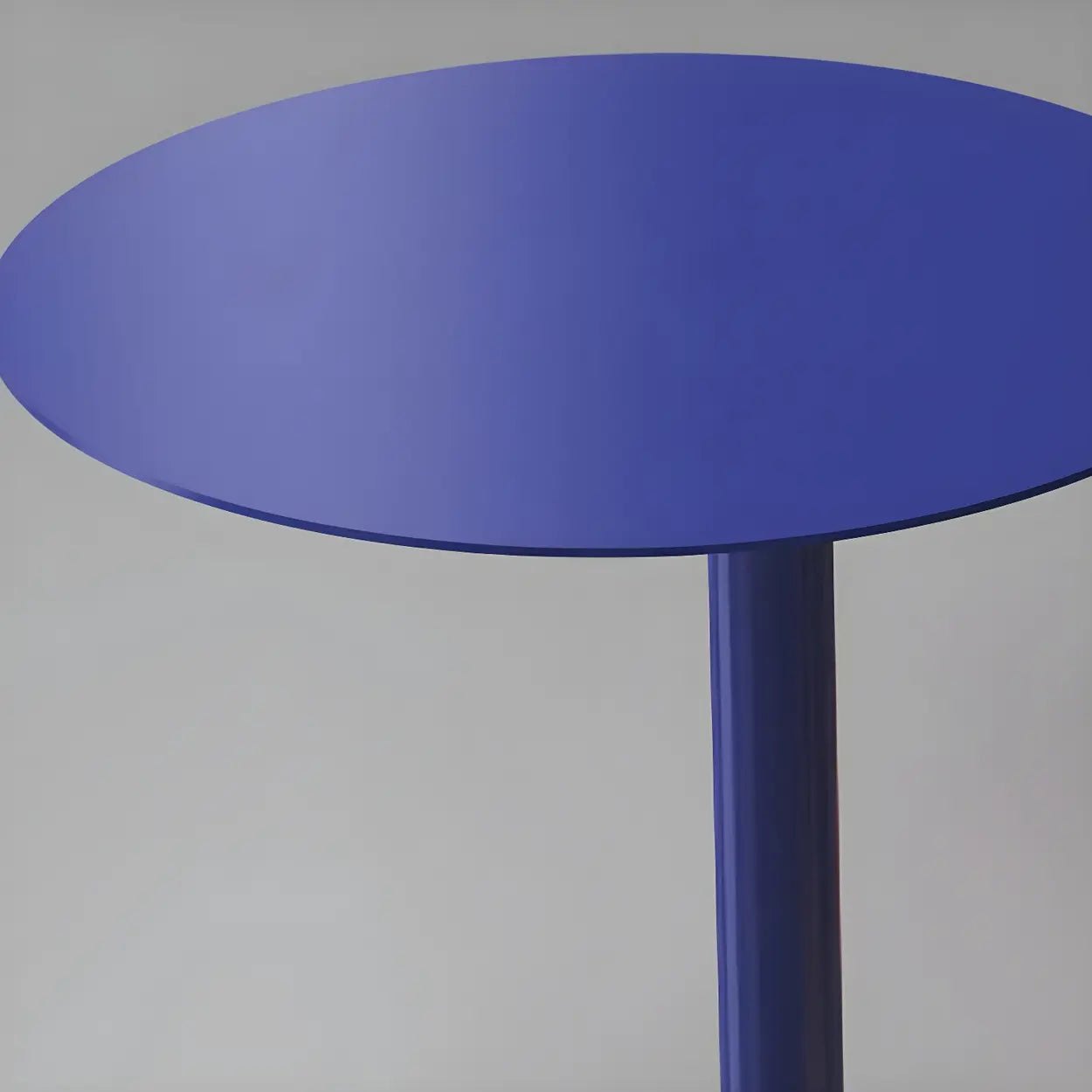Round Metal C-Shape Side Table — White / 2