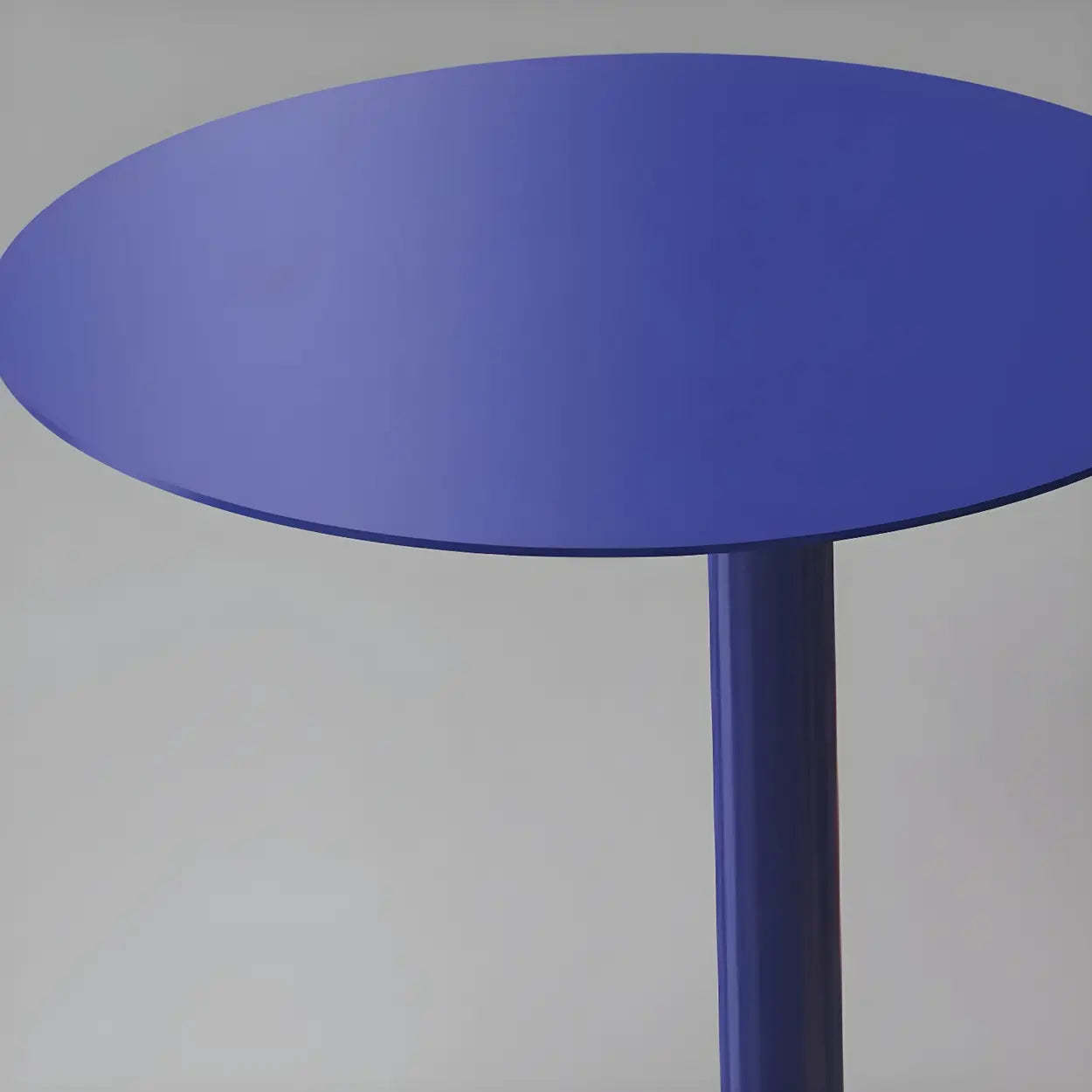 Round Metal C-Shape Side Table — White / 2