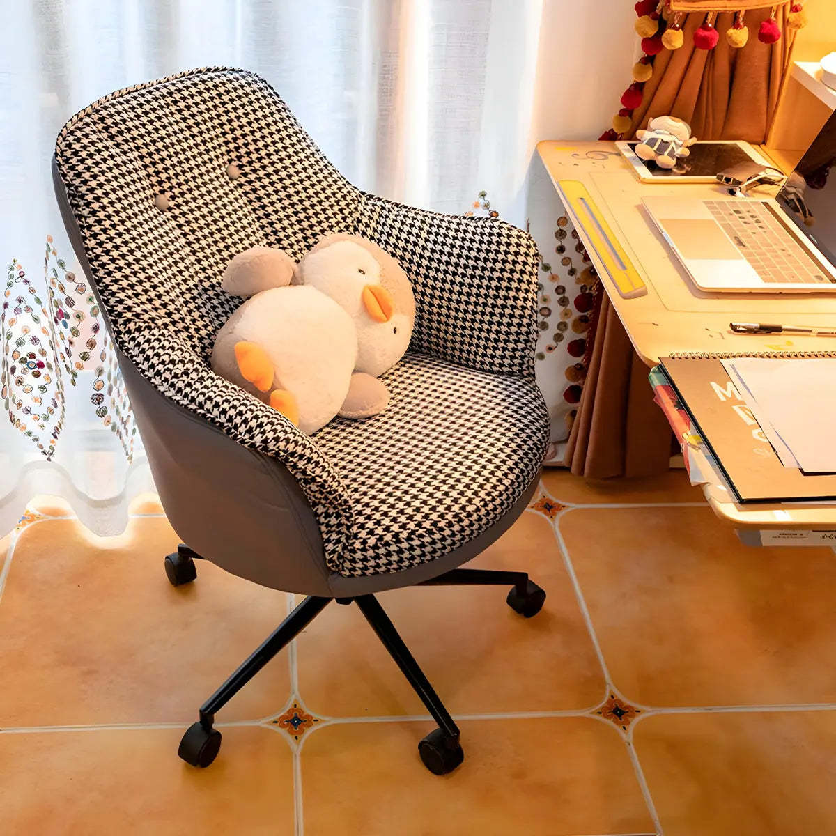Contemporary Houndstooth Office Chair with Wheels — 1 Piece / Blue / Steel