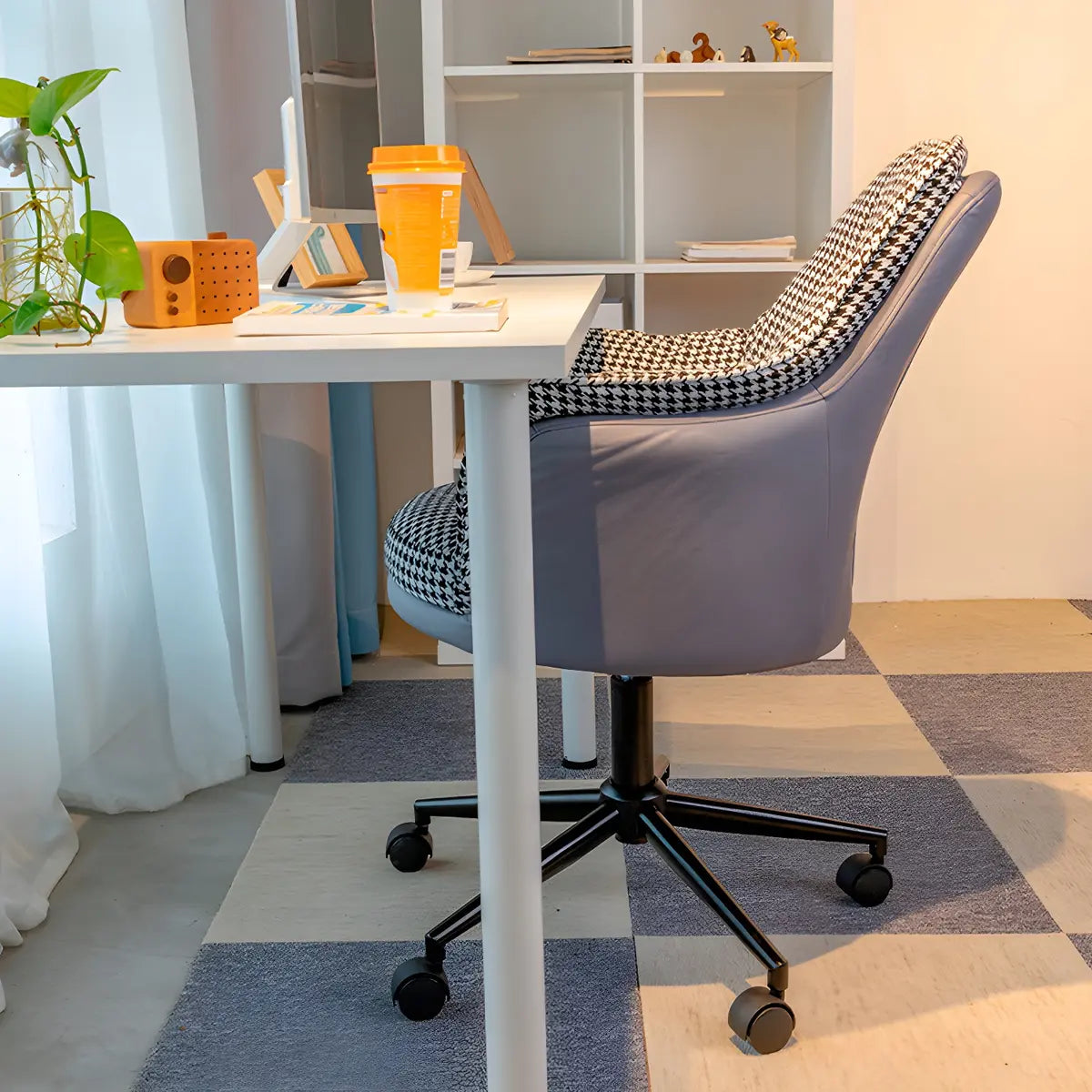 Contemporary Houndstooth Office Chair with Wheels — 1 Piece / Grey / Nylon