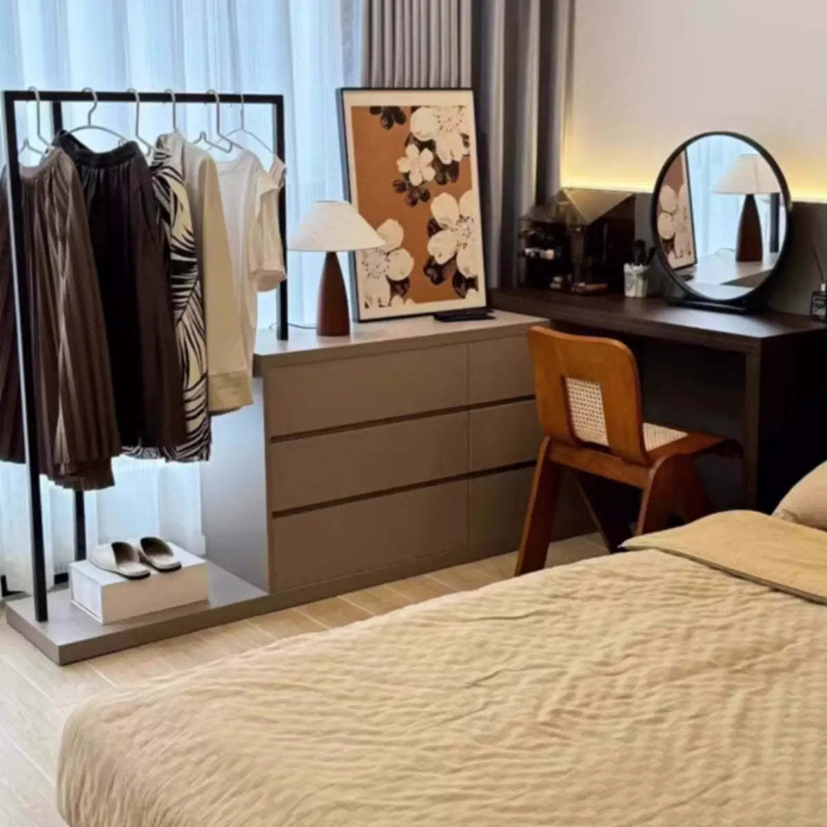 Contemporary Brown Wood Makeup Vanity — White / Makeup Vanity & Mirror