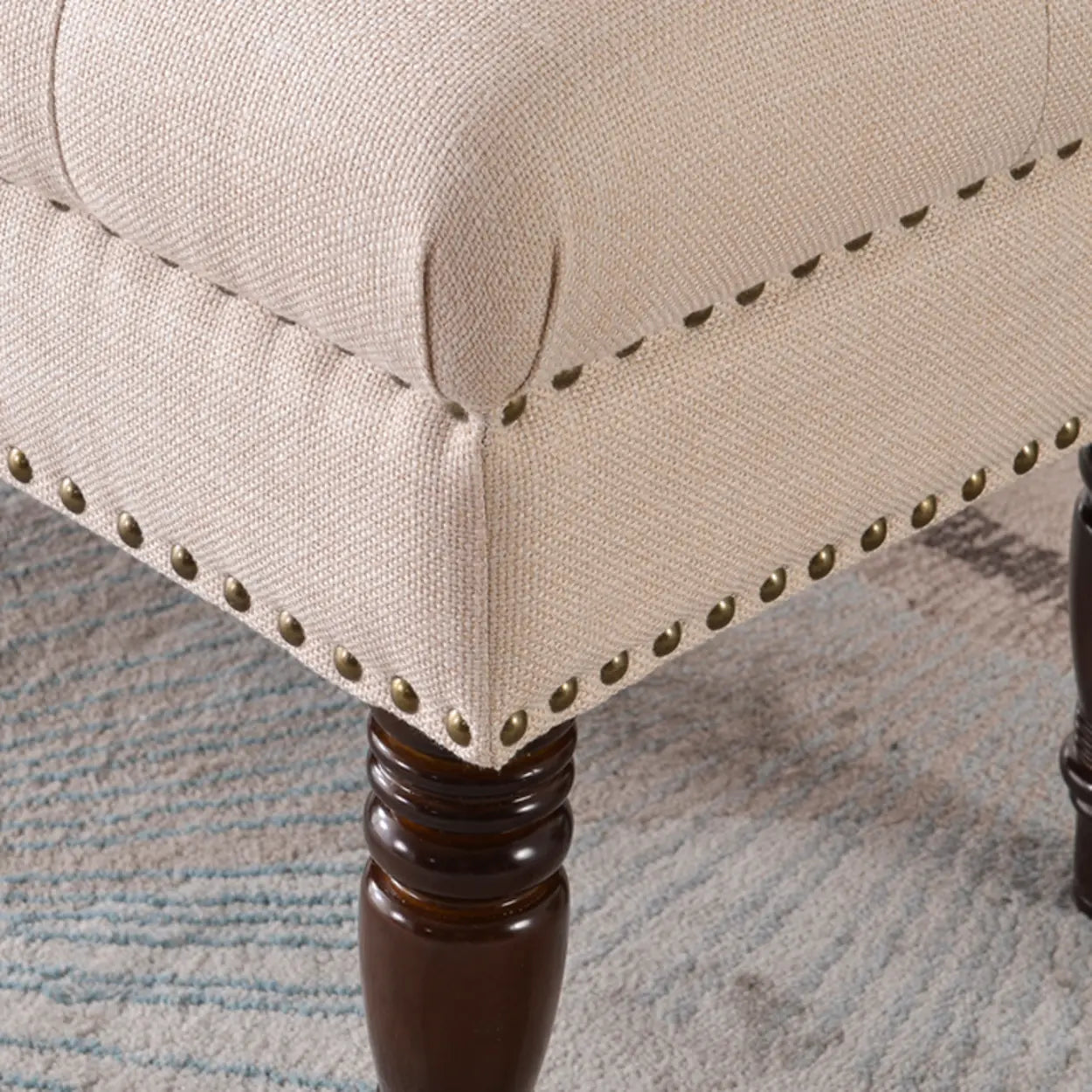Elegant Upholstered Entryway Bench with Tufted Cushion