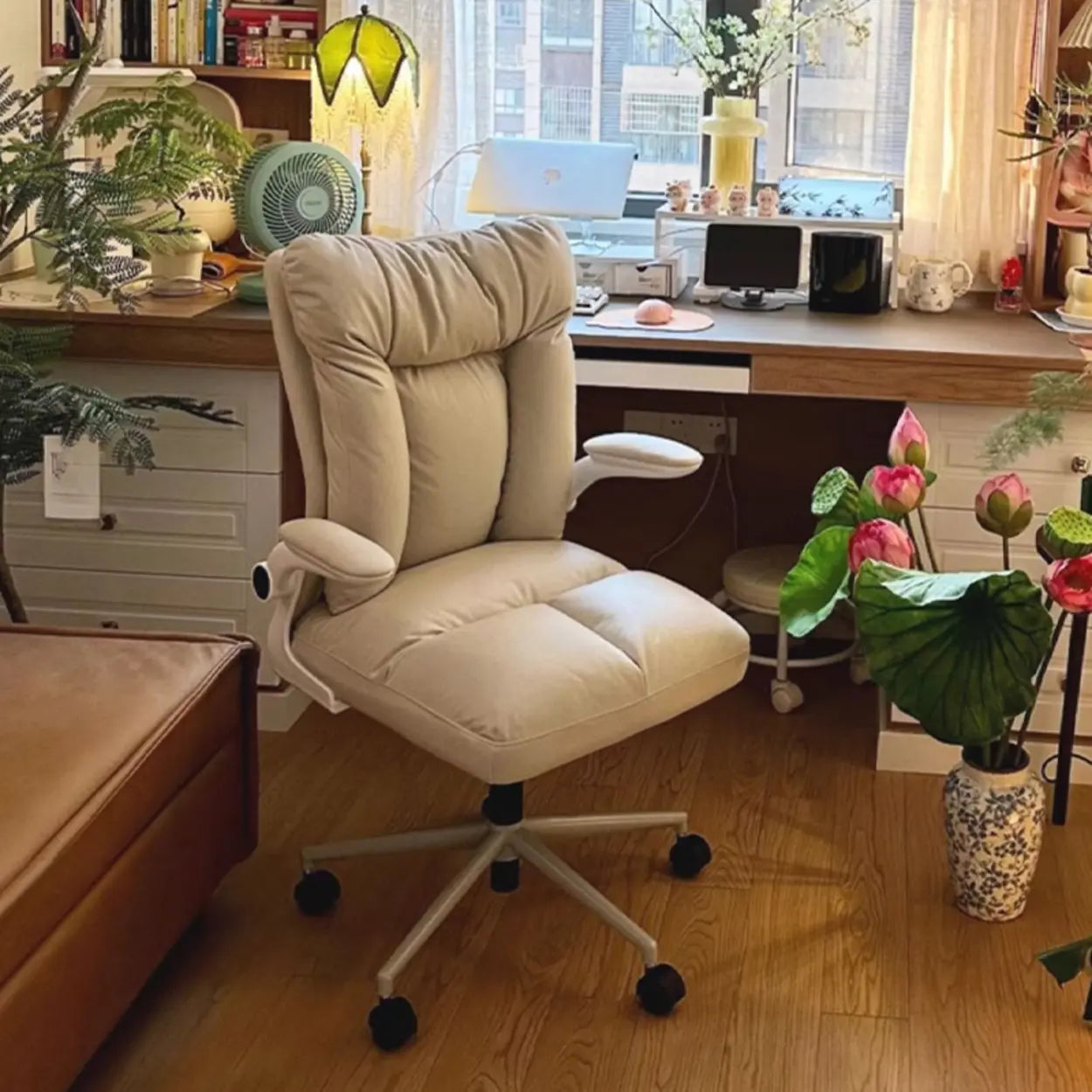Ergonomic Off-White Modern Swivel Office Chair — Off-White / Steel Leg / Tilt Unavailable