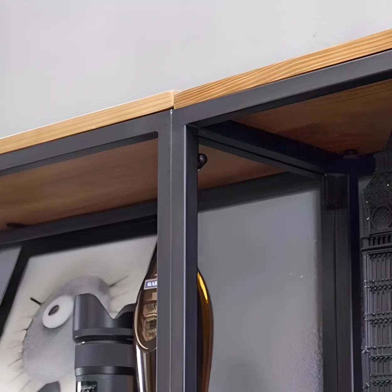 Fashion Black Iron Vertical Display Bookshelf