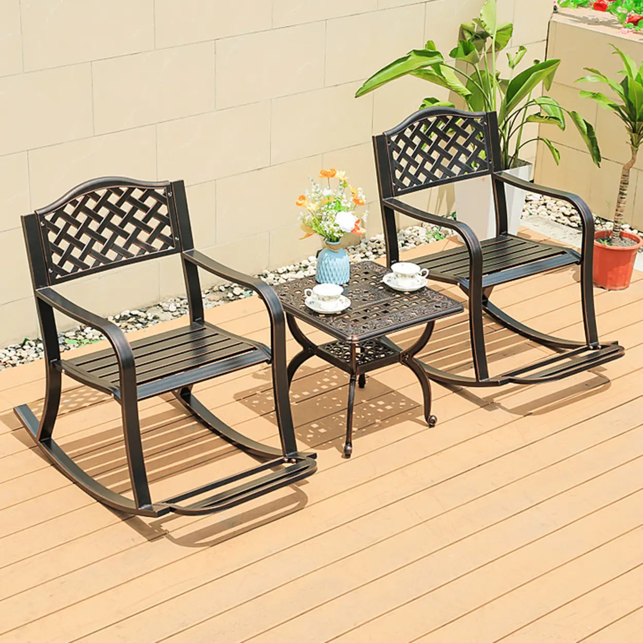 UV-Resistant Metal Frame Outdoor Coffee Table — Round / Table Only