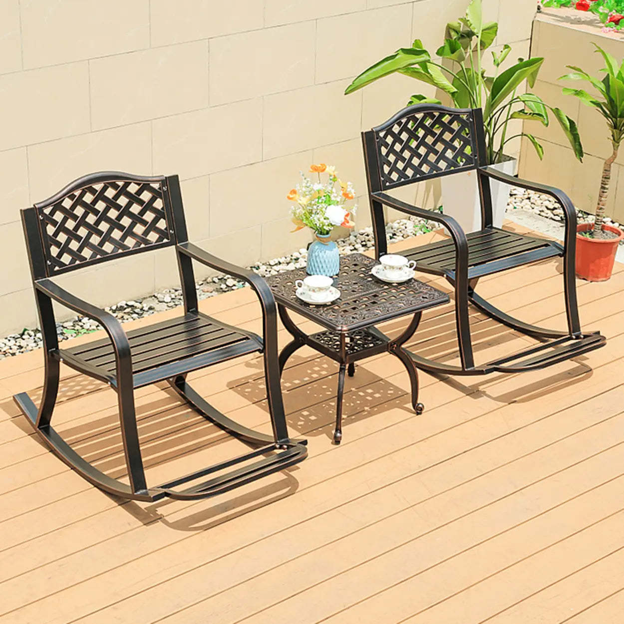 UV-Resistant Metal Frame Outdoor Coffee Table — Round / Table Only