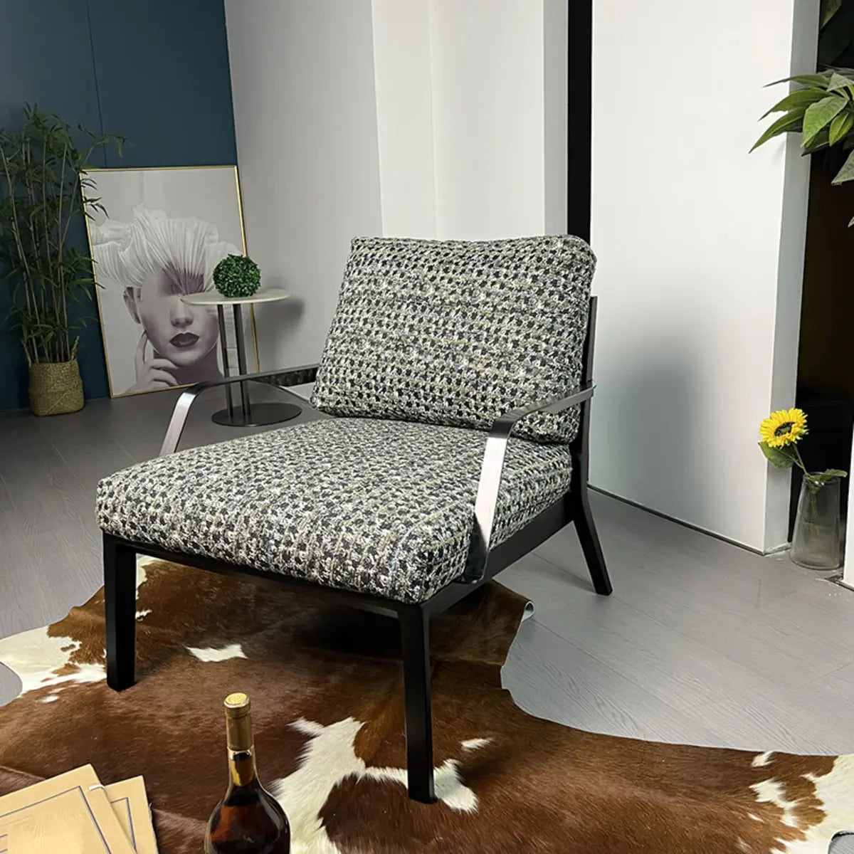 Flared-Arm Linen Black-Leg Armchair