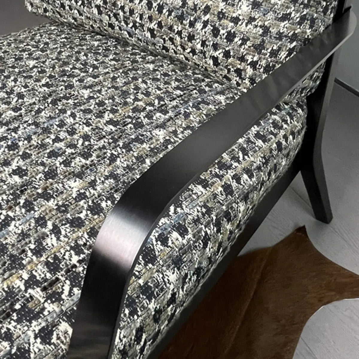 Flared-Arm Linen Black-Leg Armchair