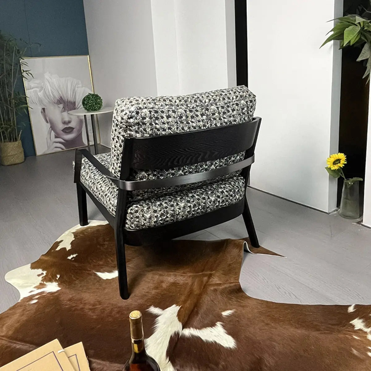 Flared-Arm Linen Black-Leg Armchair