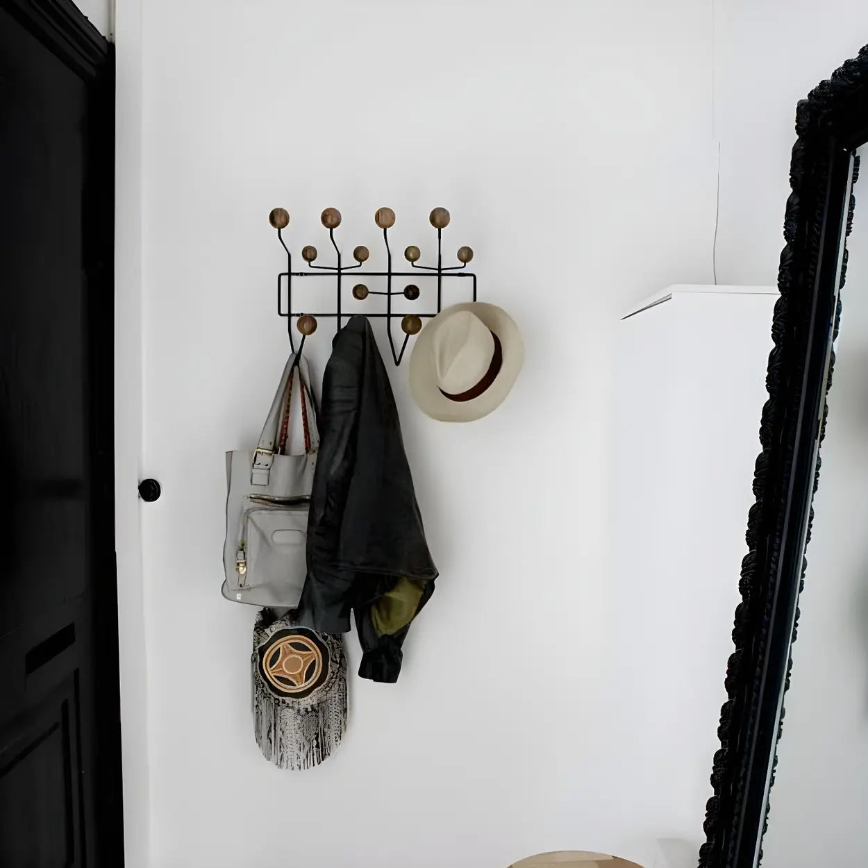 Geometric Metal Wall Mounted Coat Rack — Multi-Color / 1 Piece