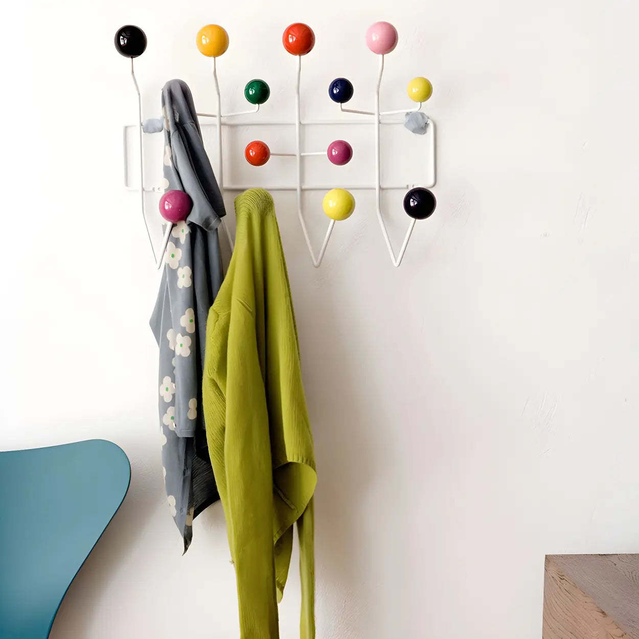 Geometric Metal Wall Mounted Coat Rack — Multi-Color / 4 Piece Set