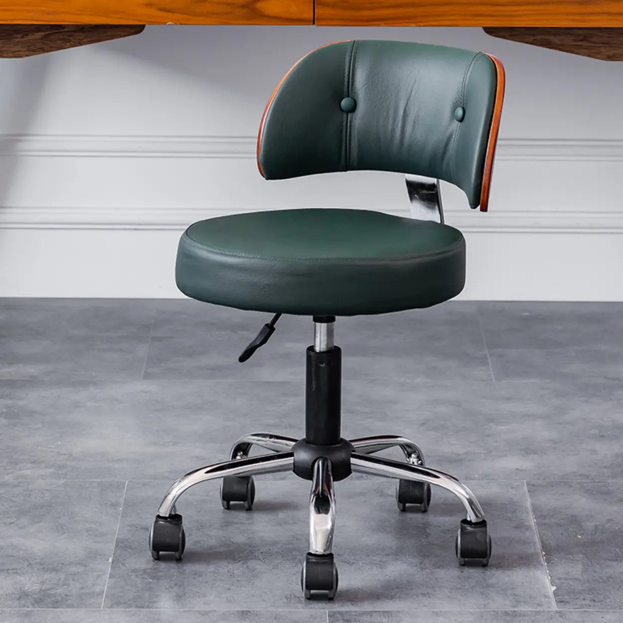 Green Ergonomic Leather Swivel Office Chair with Wheels