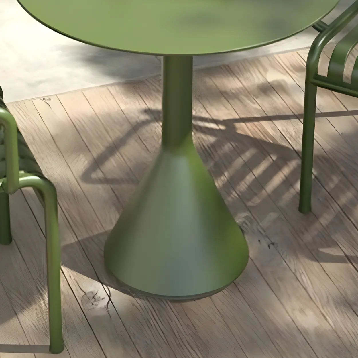 Green Waterproof Iron Frame Outdoor Round Coffee Table