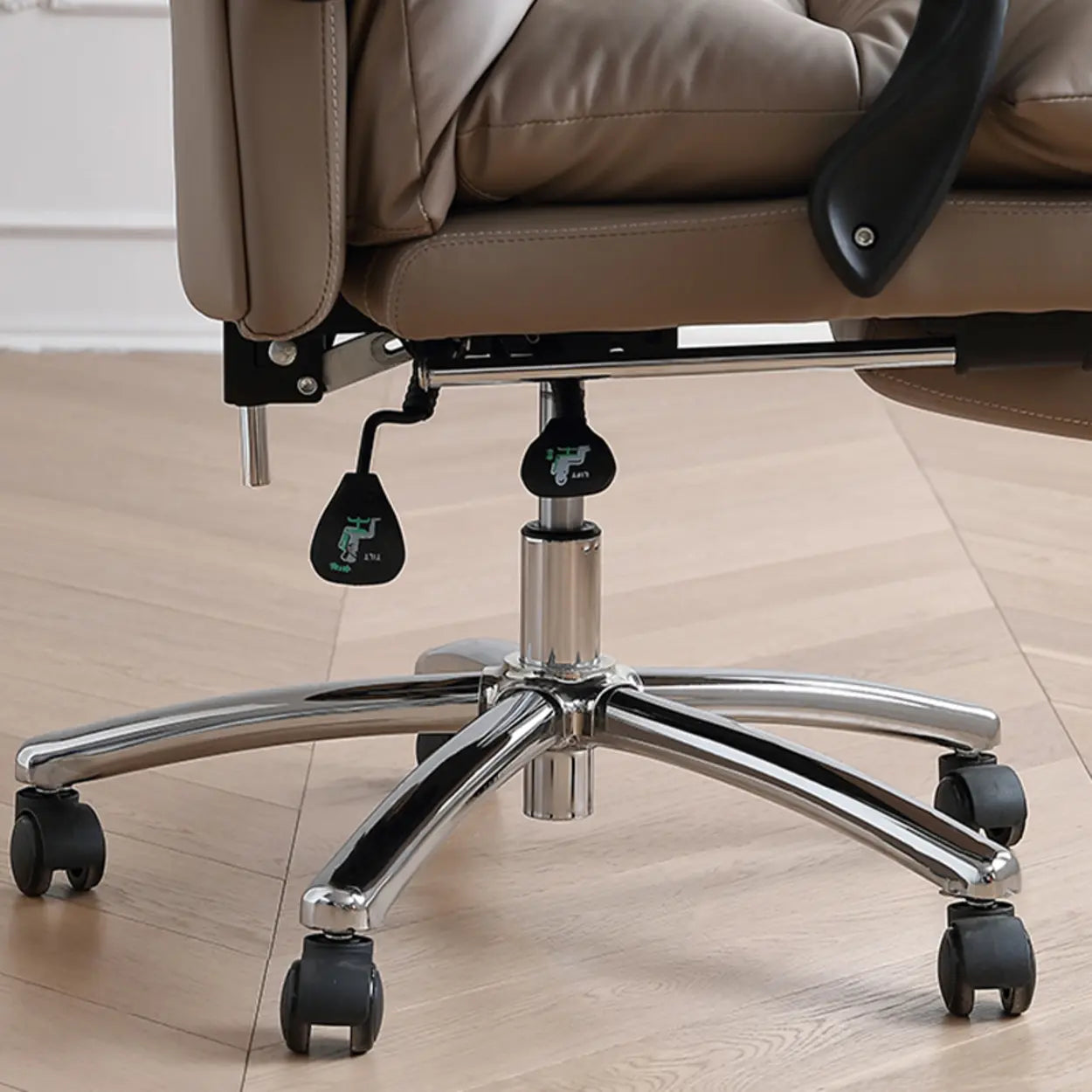 Swivel Leather Office Chair with Footrest