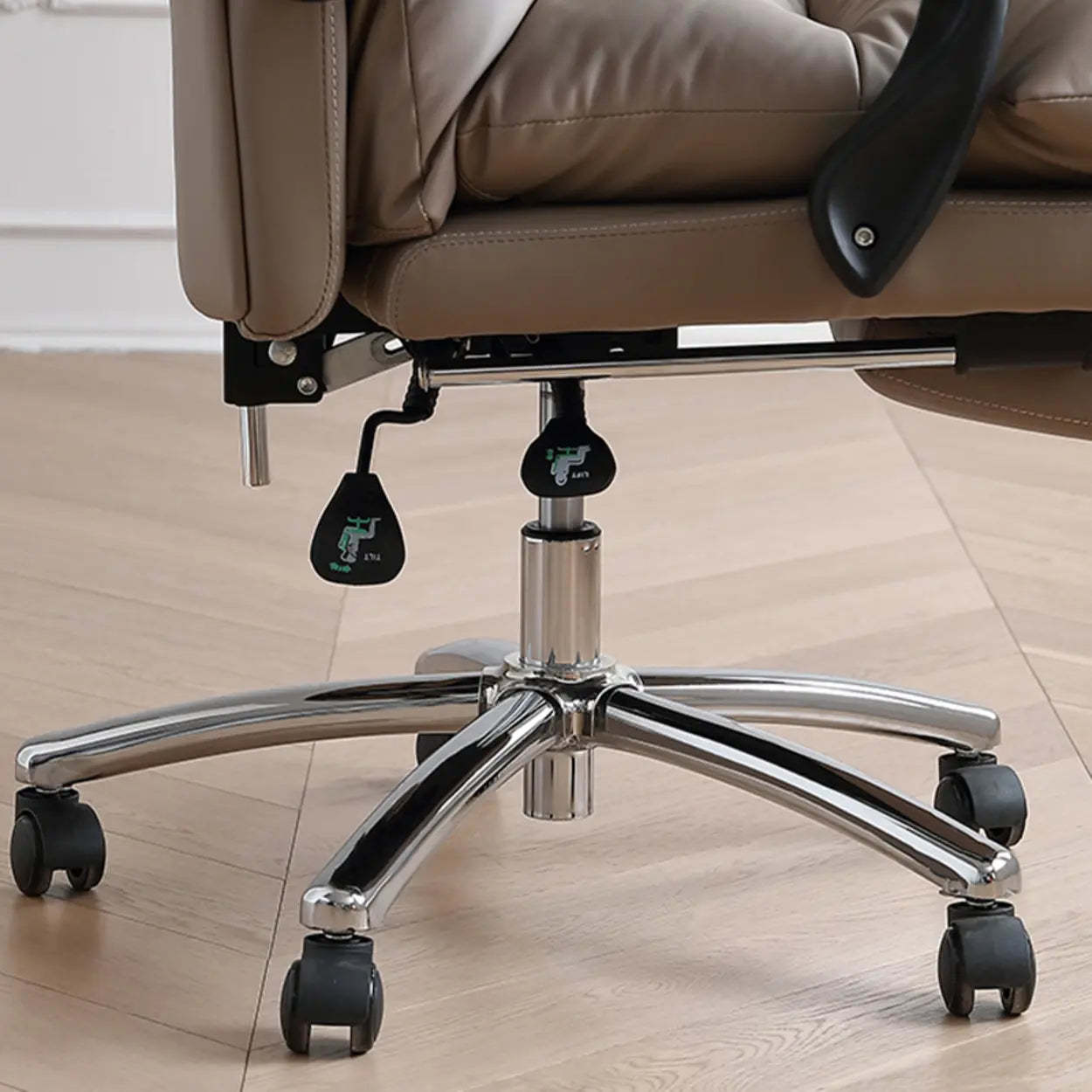 Swivel Leather Office Chair with Footrest