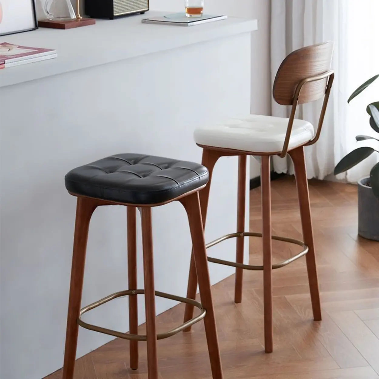 Leather Tufted Wood Bar Stool with Footrest — Green / Natural