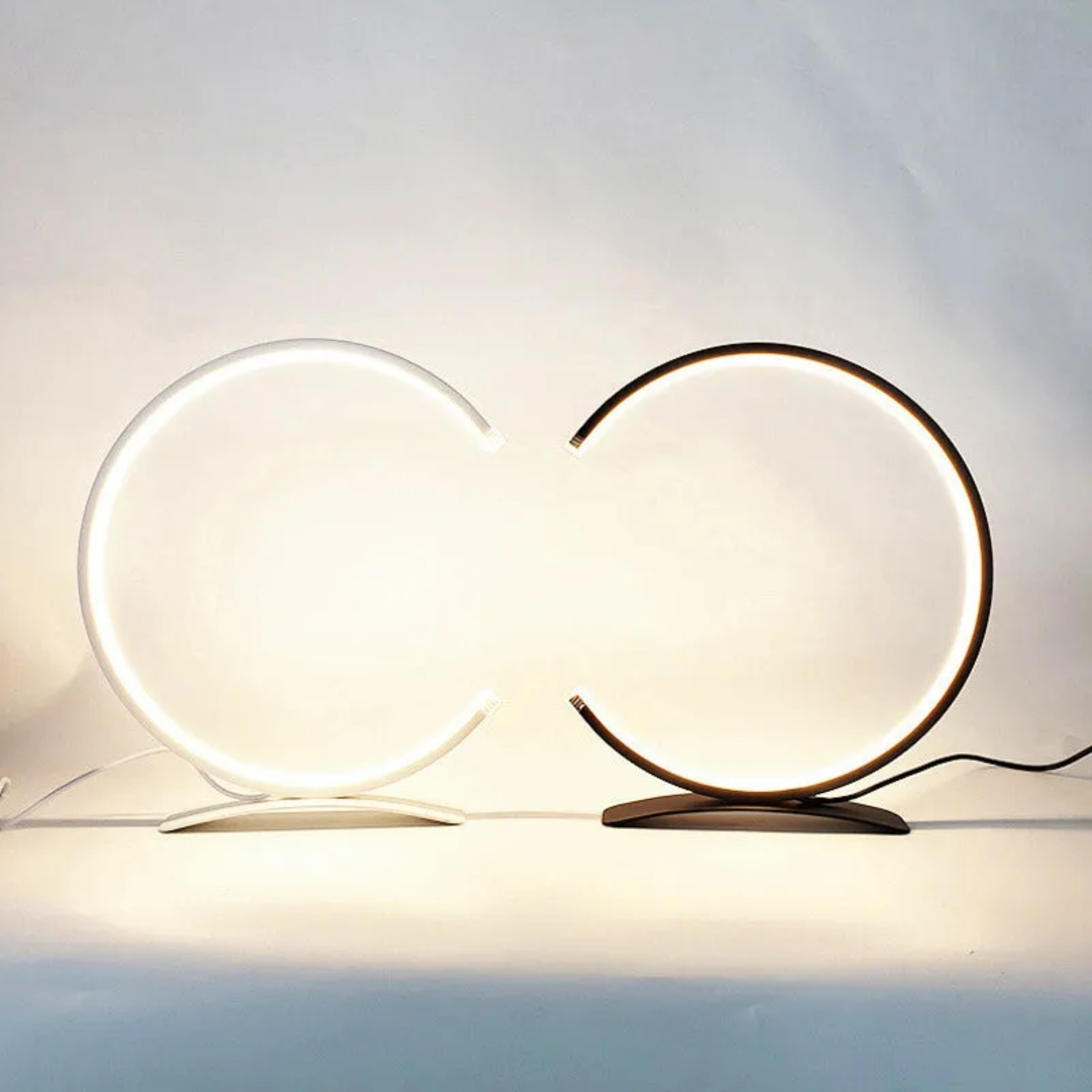 Modern touch circle white metal table lamps, Lighom