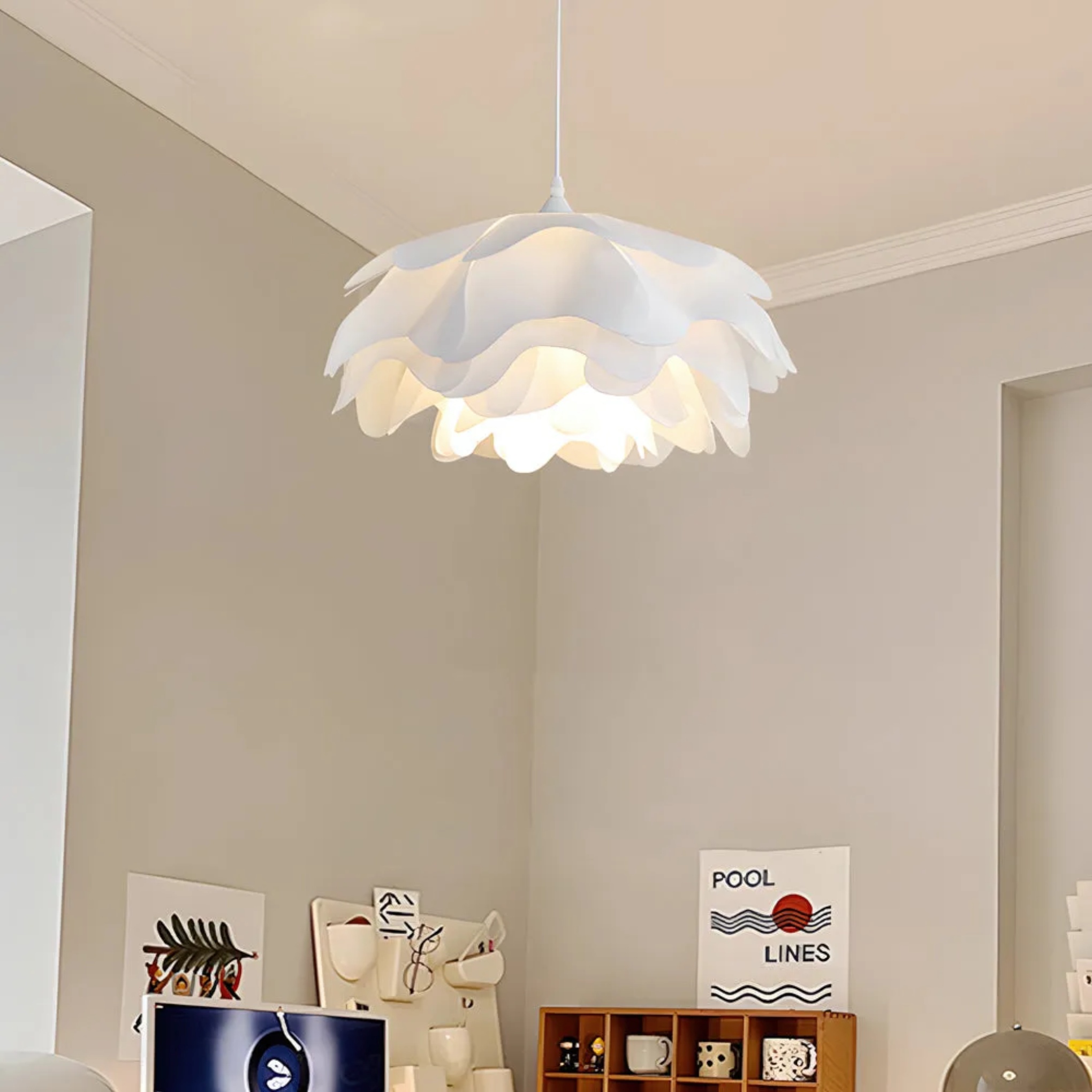Modern flower acrylic pendant lighting — 9.1" H x 16.5" Dia
