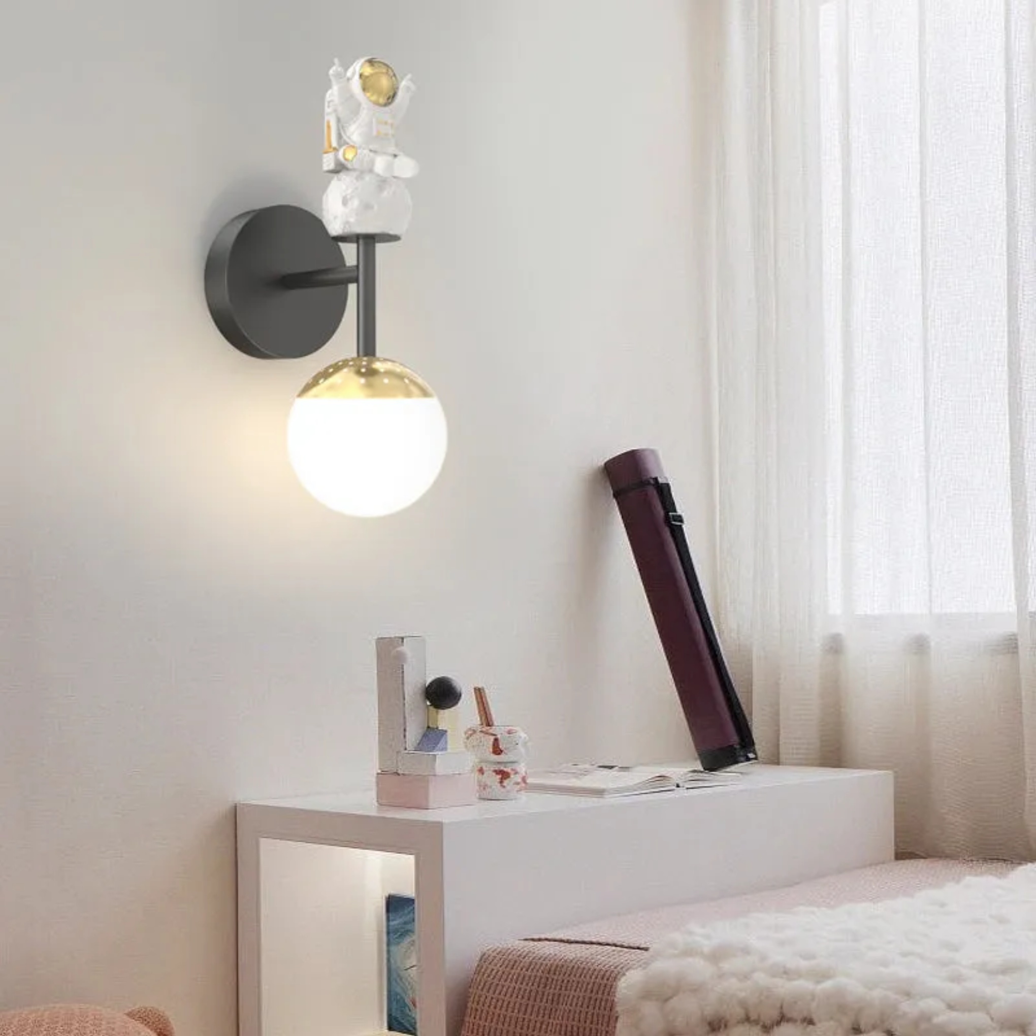 Black modern 3-step cartoon wall sconces — Sit