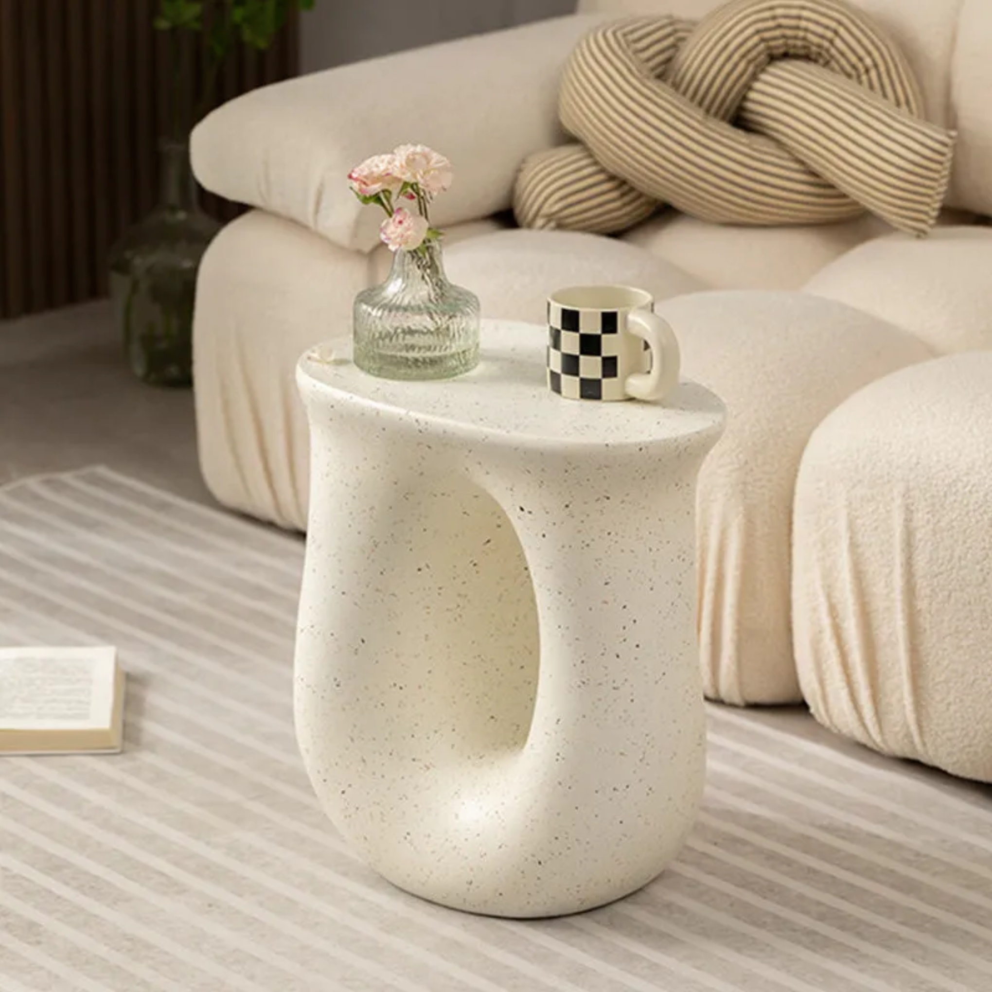 White resin u-shape coffee tables - creative