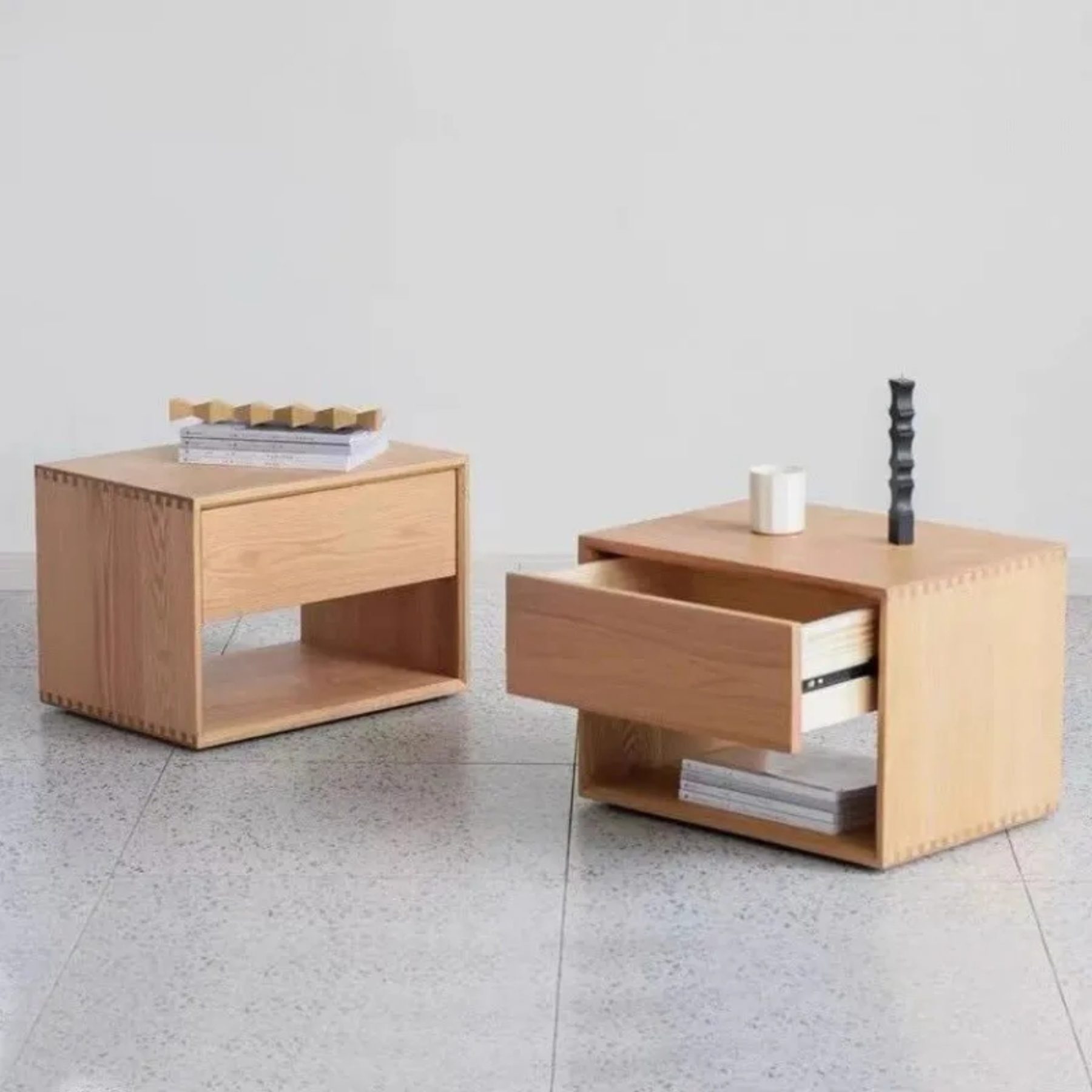Traditional 1-drawer solid nightstands in wood — 15.75" L x 15" W x 14.96" H / Walnut