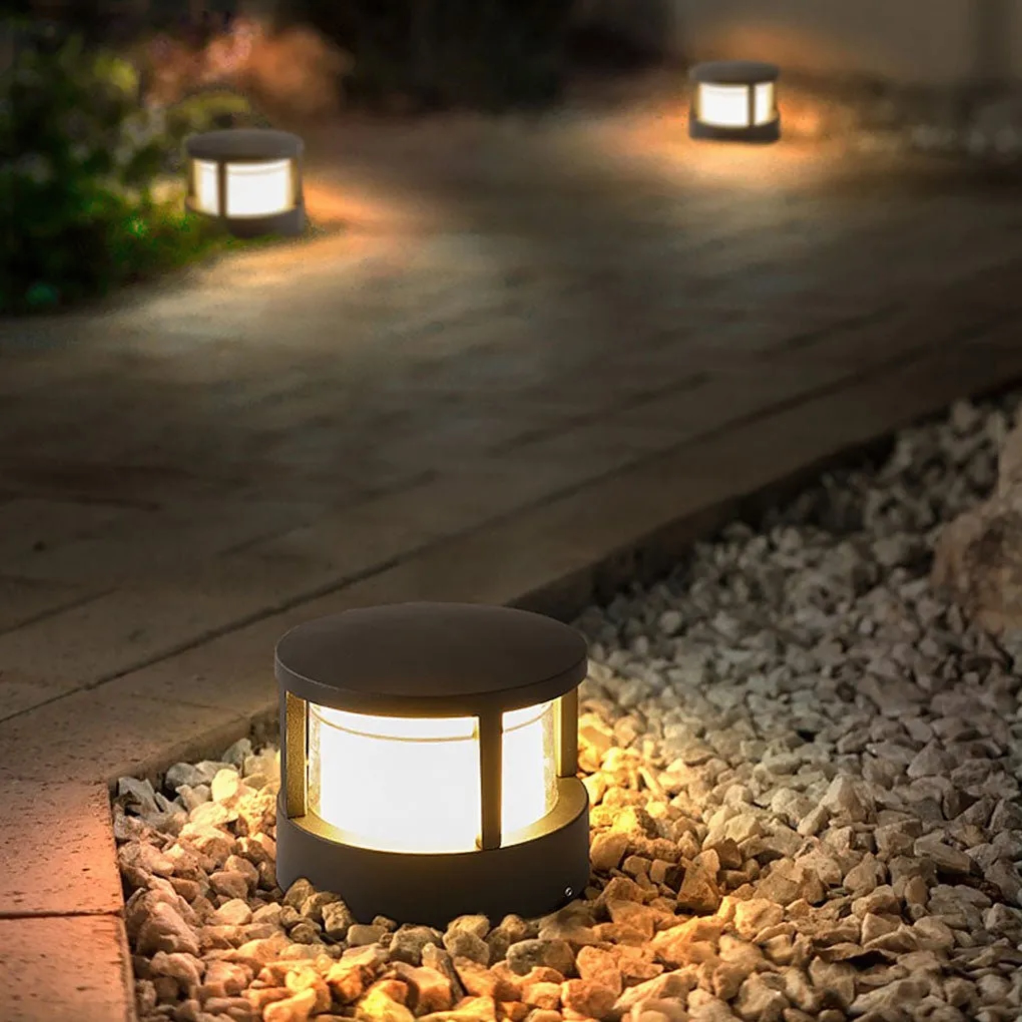 Industrial outdoor light - black synthetic and metal