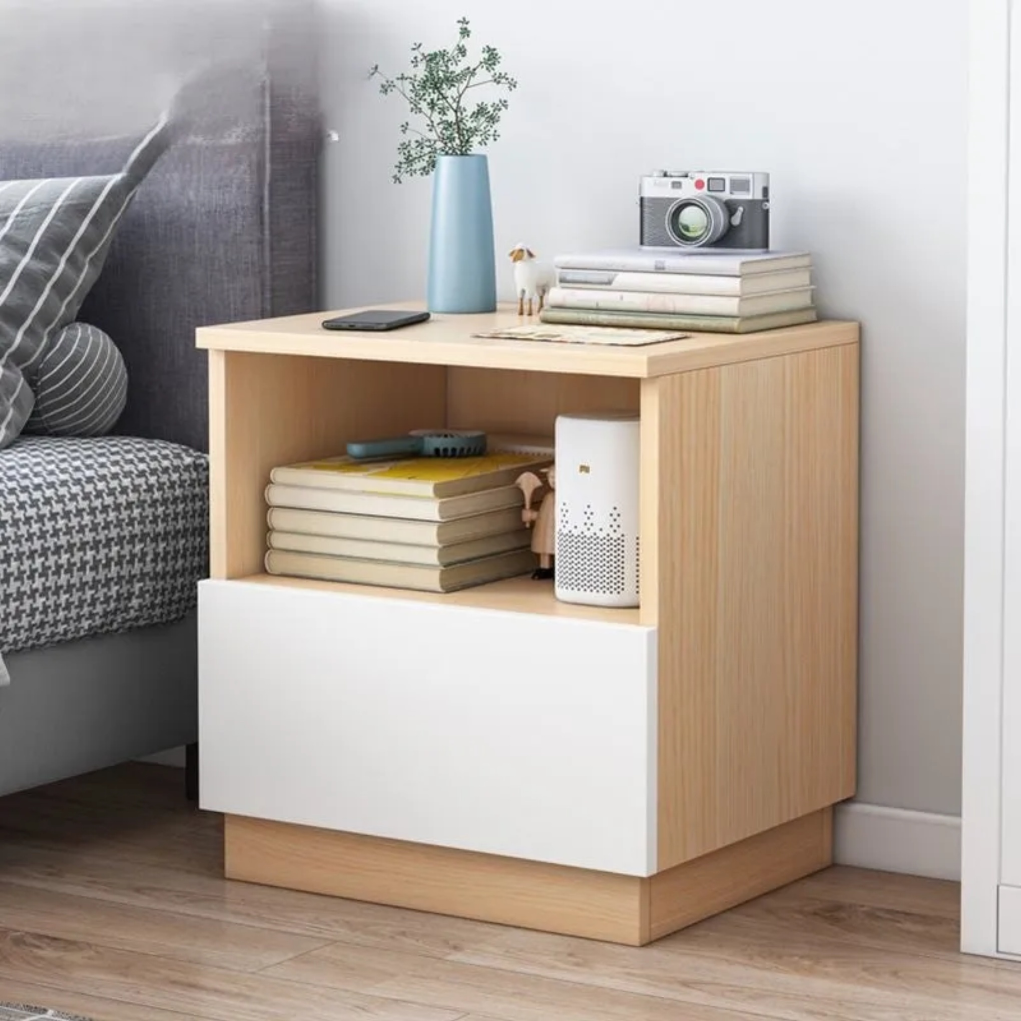 Minimalist 1-drawer nightstands in metal wood