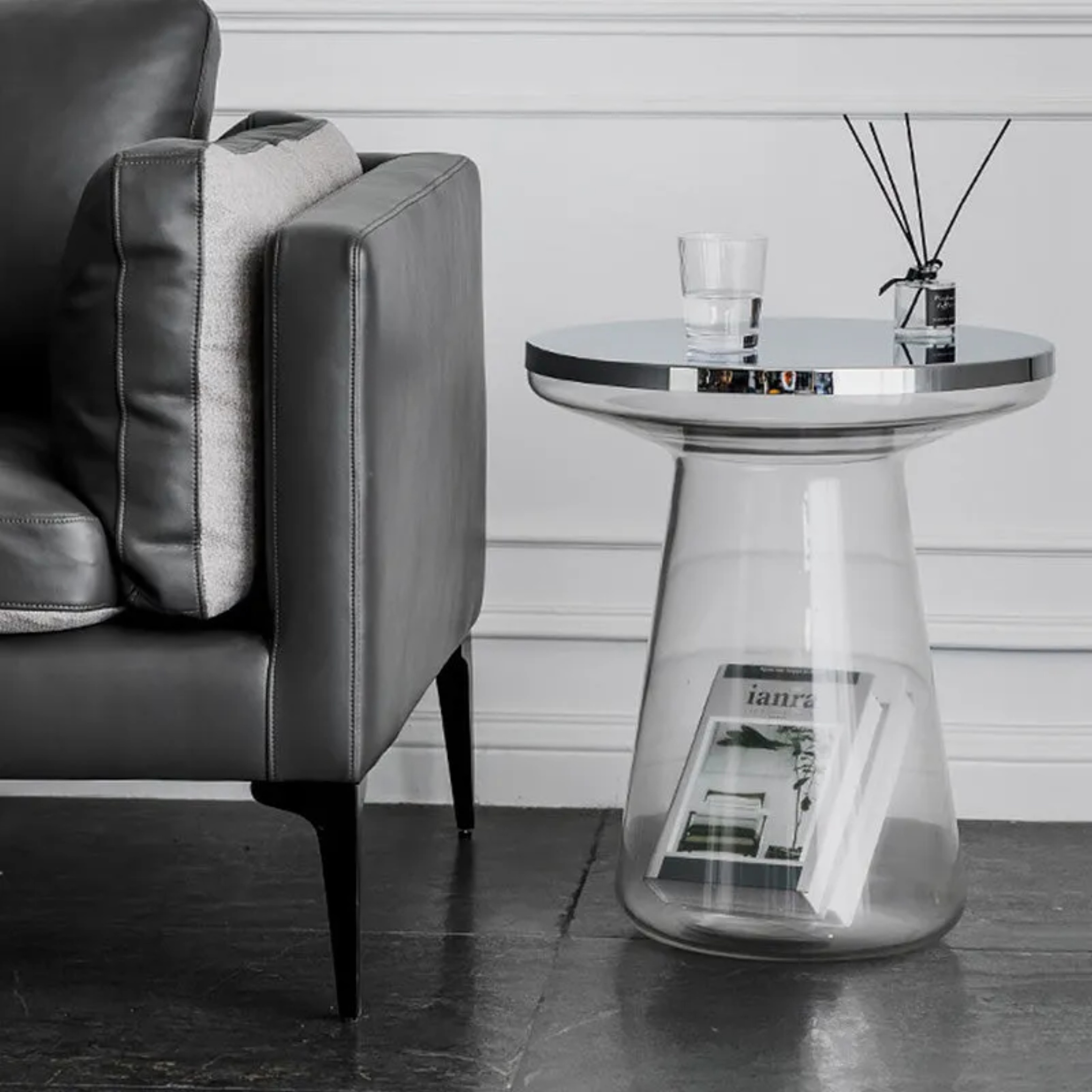Lighom minimalist cone silver coffee tables in glass — Gray