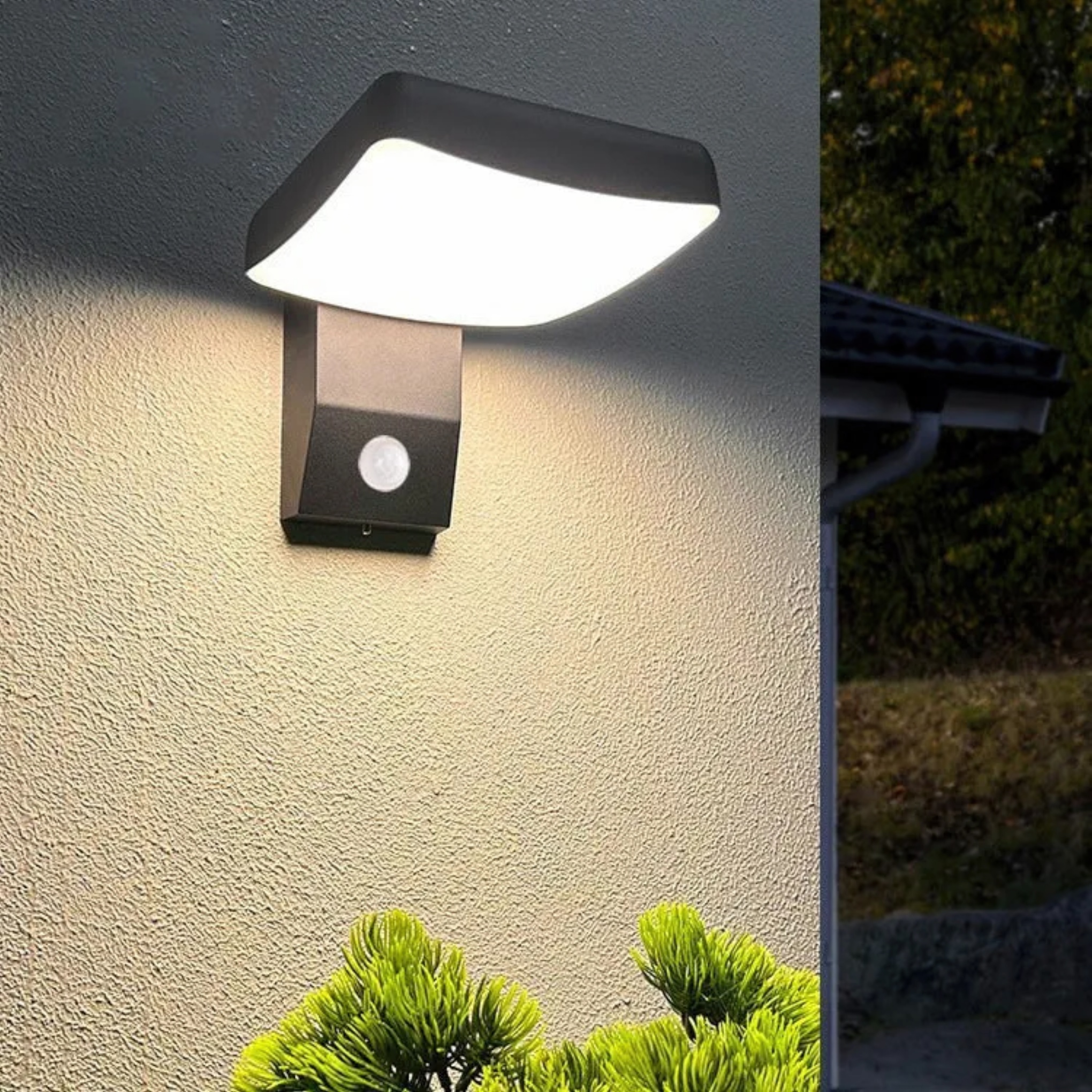Minimalist sensor motion black wall sconces, Lighom — Warm White (3000K) / Square / 110V-120V (US/CA)
