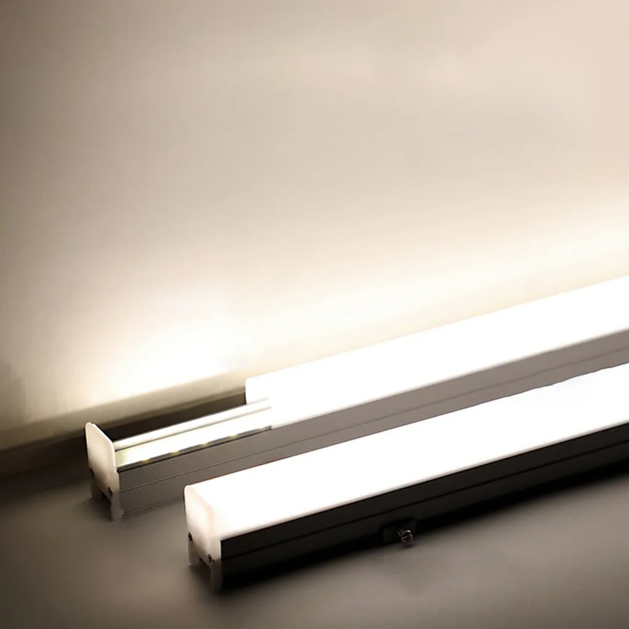 Lighom modern 24v linear gray outdoor wall lighting in synthetic — 39"X1.1"X1.7" / Warm White (3000K) / Set of 1