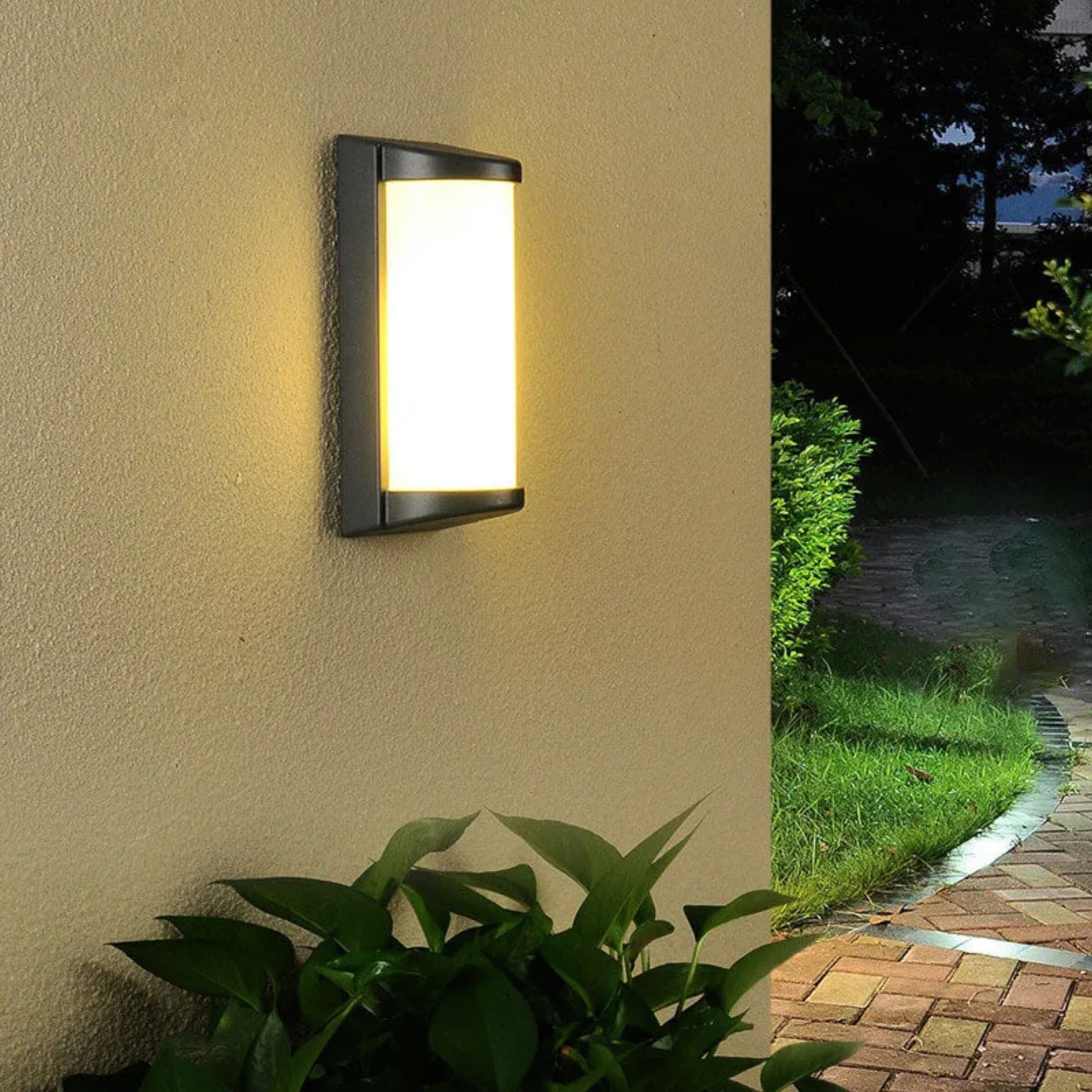 Modern half cylindrical aluminum outdoor wall lighting — 110V-120V (US/CA)