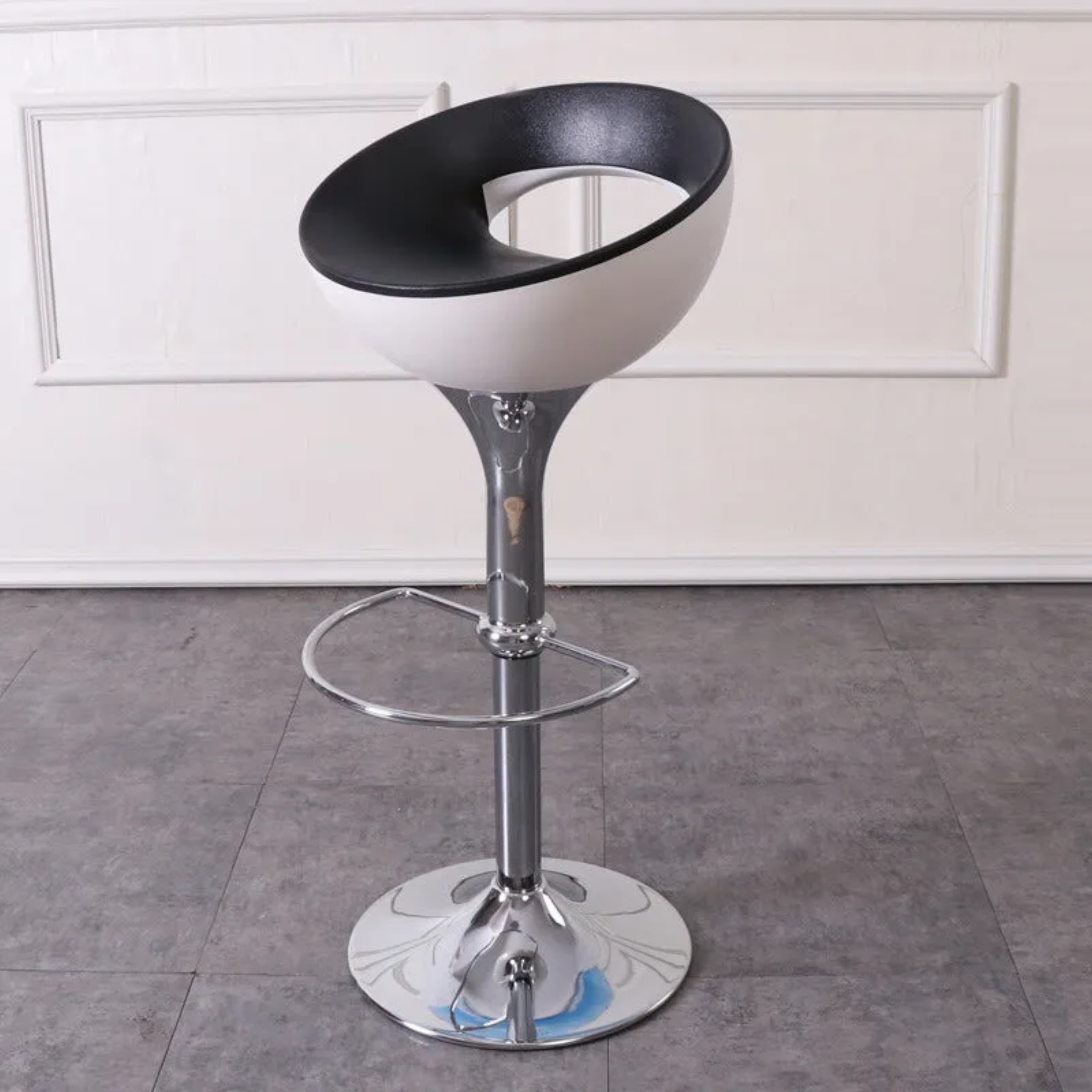 Minimalist round black bar & counter stools