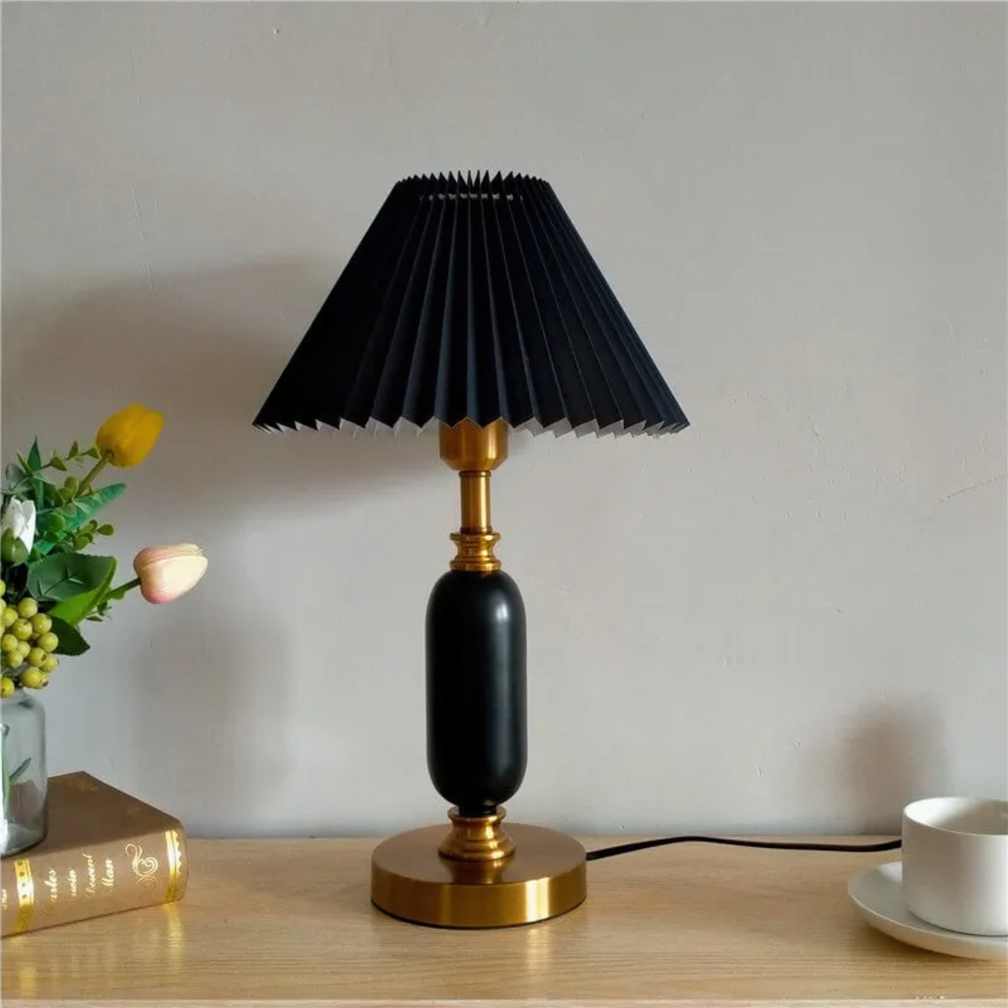 Retro column table lamps in metal — Black Pleated & White Base / 110V-120V (US/CA)